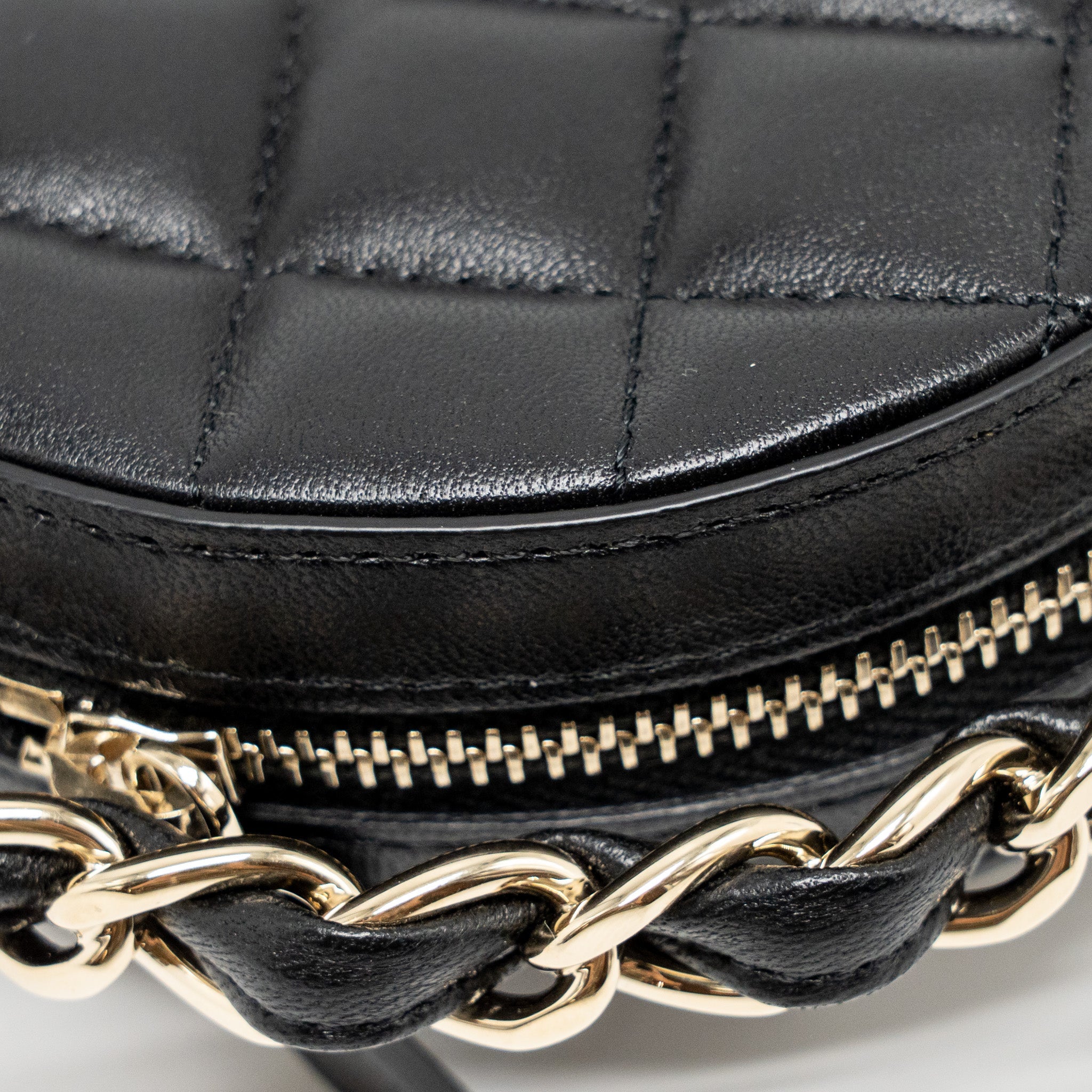 CHANEL 22C ROUND CLUTCH WITH CHAIN LAMBSKIN BLACK LGHW
