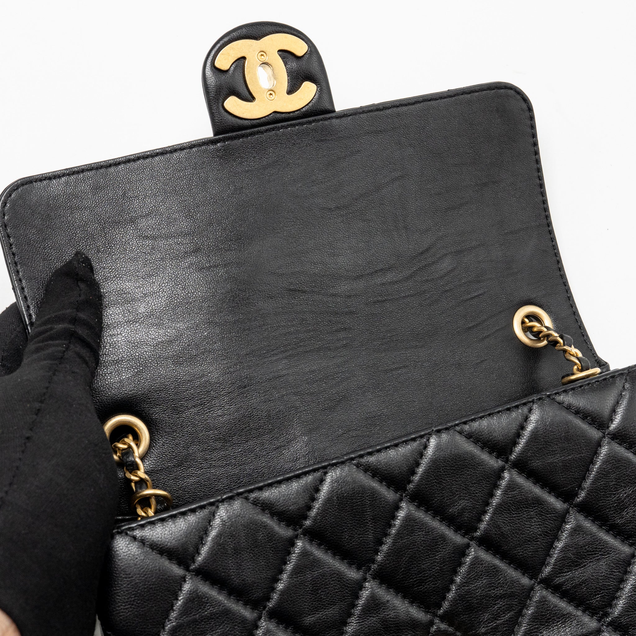 CHANEL 22C QUILTED FLAP BAG LAMBSKIN BLACK GHW (MICROCHIP)