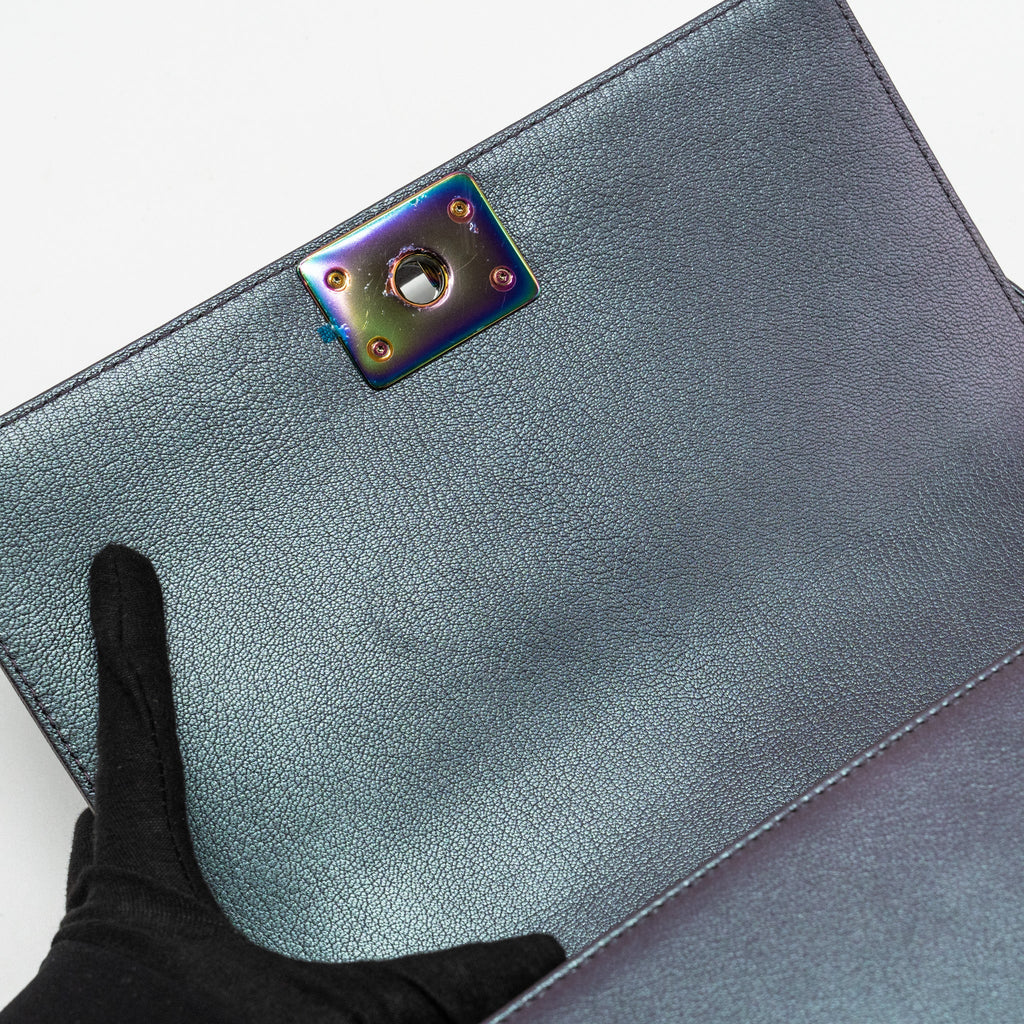 CHANEL MEDIUM BOY BAG GOATSKIN IRIDESCENT PURPLE MULTICOLOUR HARDWARE