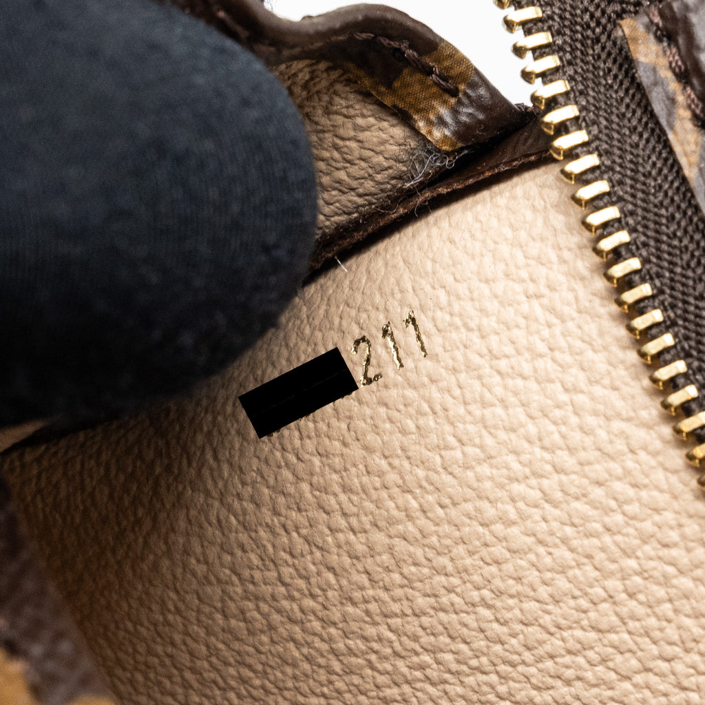 LOUIS VUITTON TOILETRY POCHETTE 26 MONOGRAM CANVAS GHW