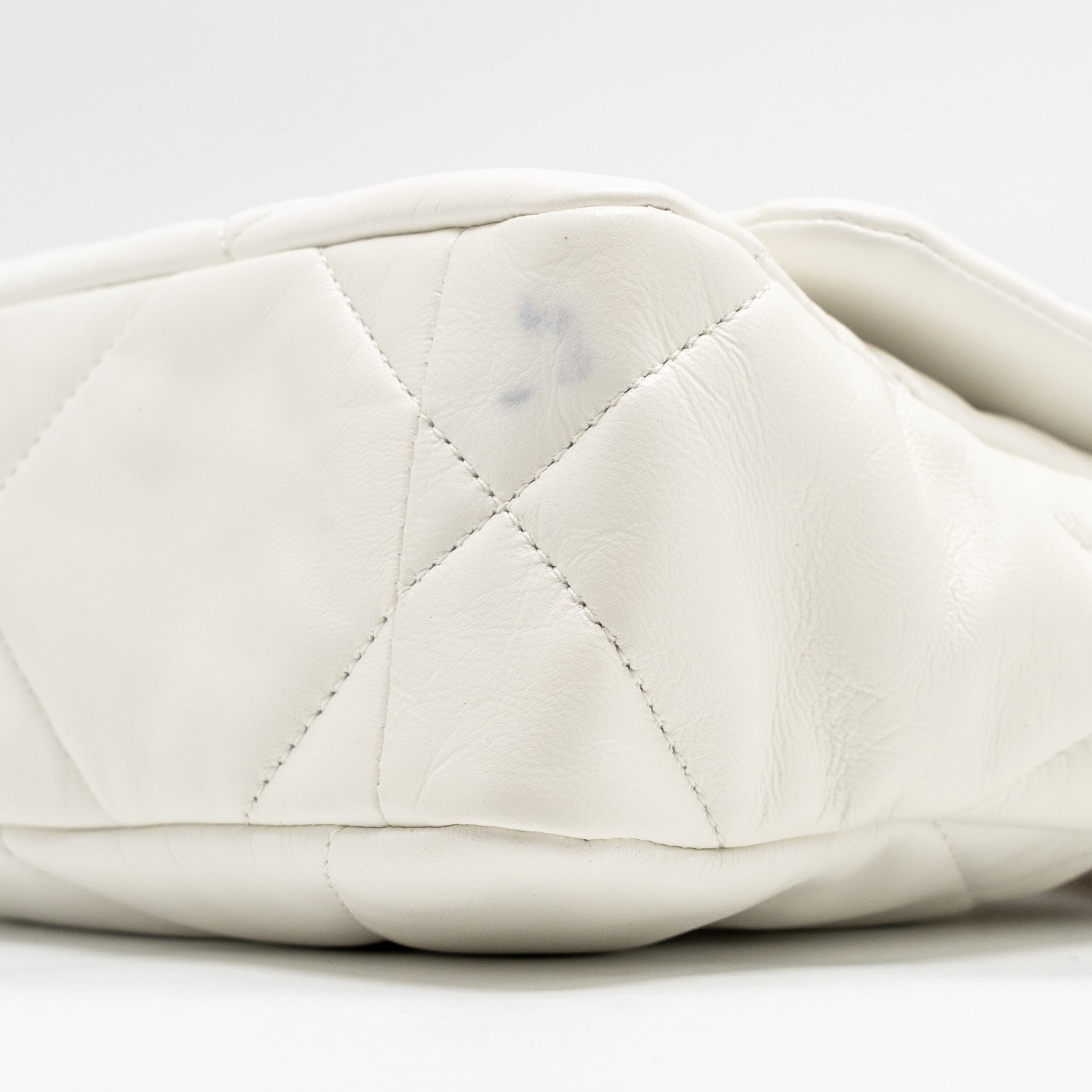 CHANEL SMALL 19 BAG LAMBSKIN WHITE MULTICOLOUR HARDWARE