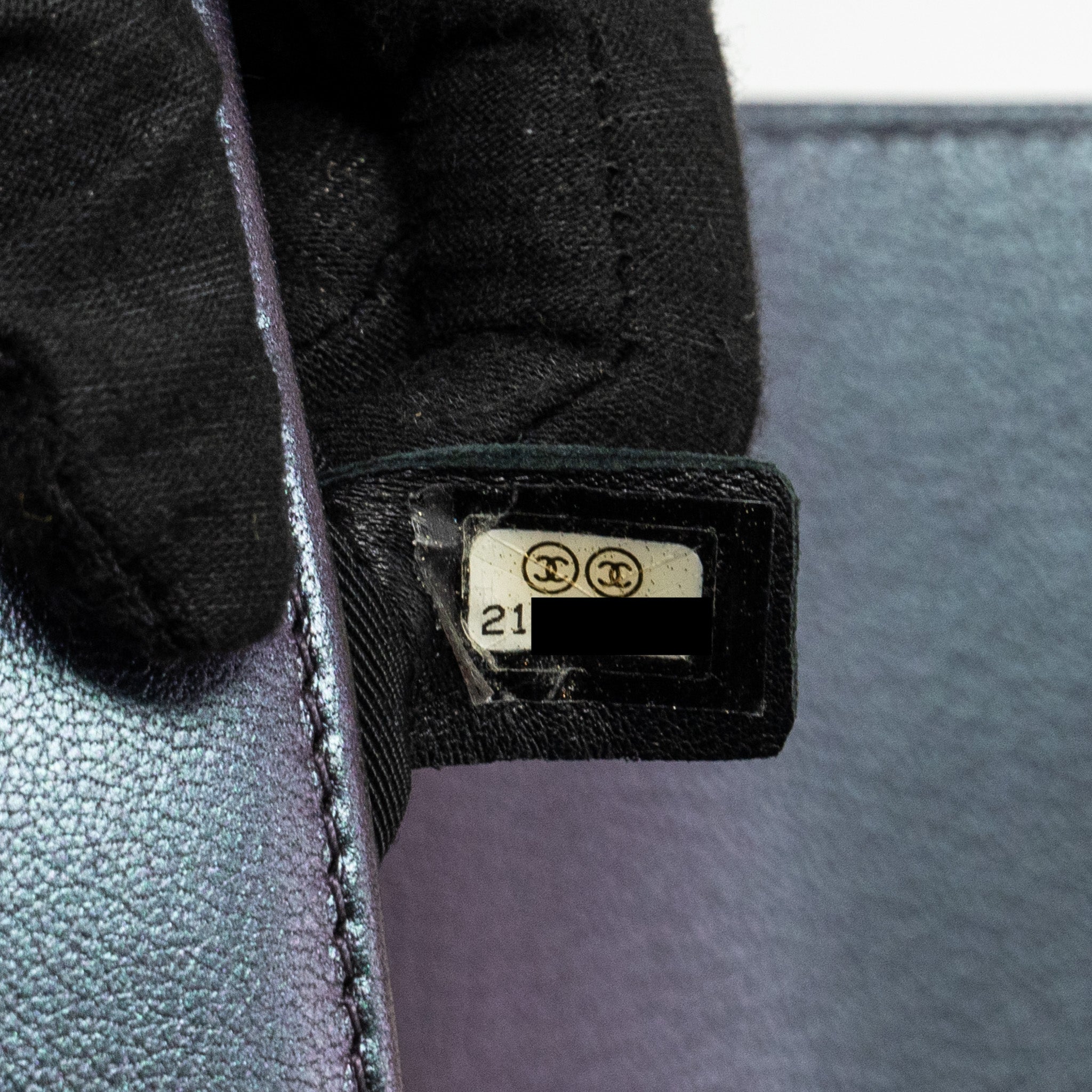 CHANEL MEDIUM BOY BAG GOATSKIN IRIDESCENT PURPLE MULTICOLOUR HARDWARE