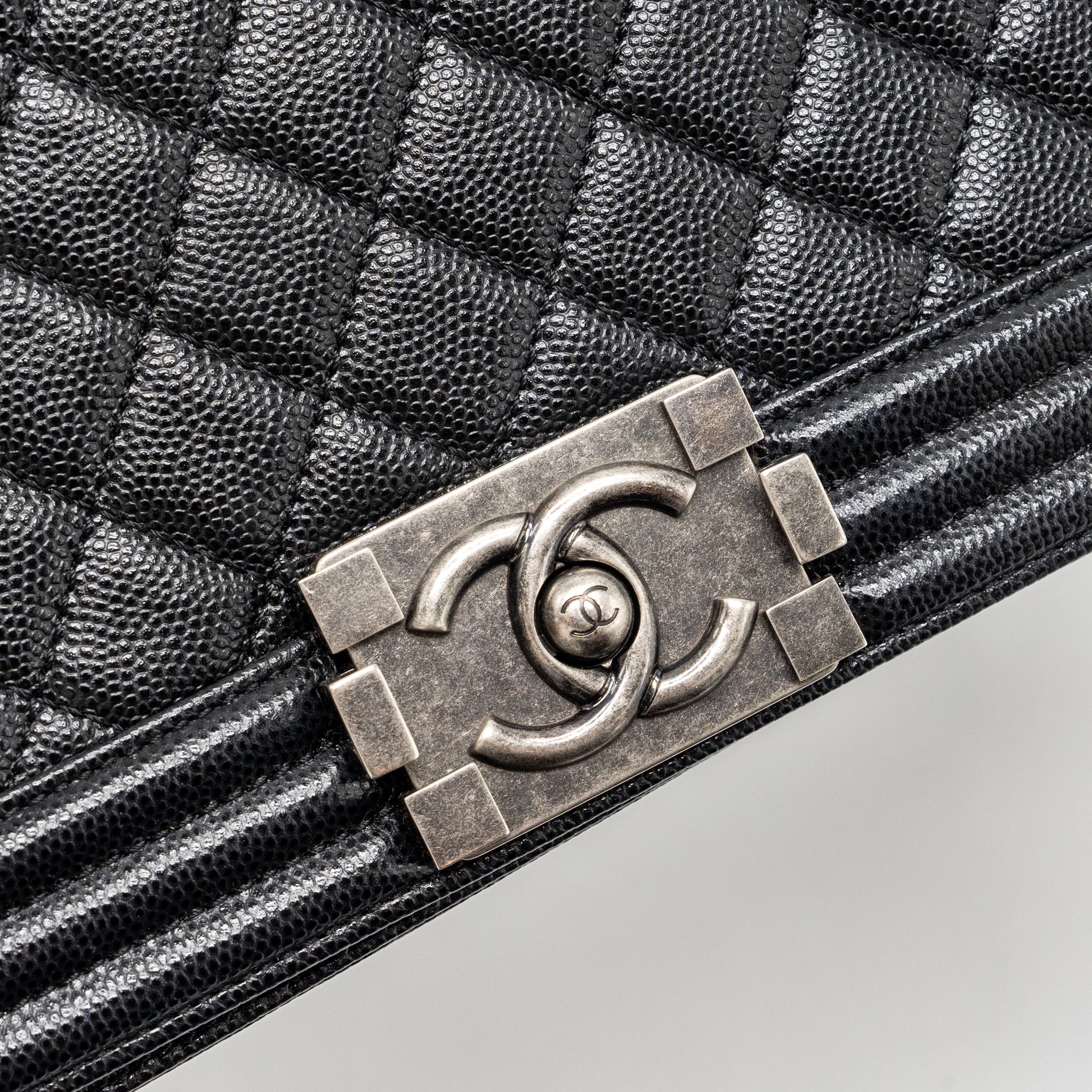 CHANEL MEDIUM BOY BAG CAVIAR BLACK RUTHENIUM HARDWARE