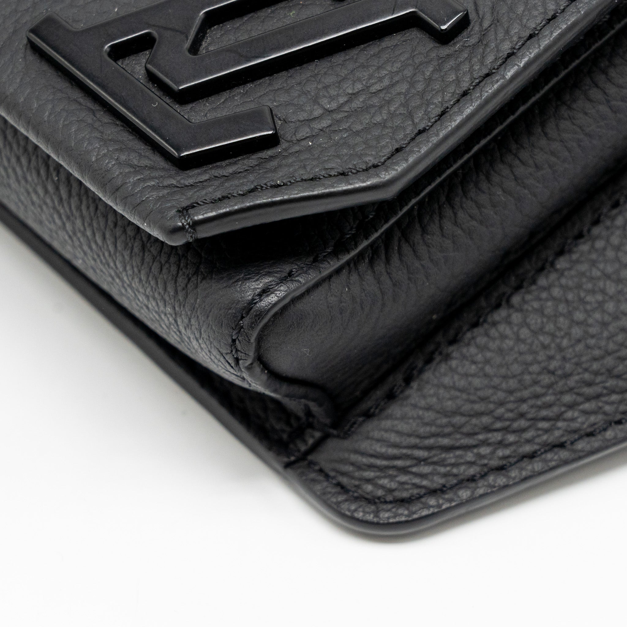 LOUIS VUITTON AEROGRAM TAKEOFF SLING BLACK GRAINED CALFSKIN BLACK HARDWARE