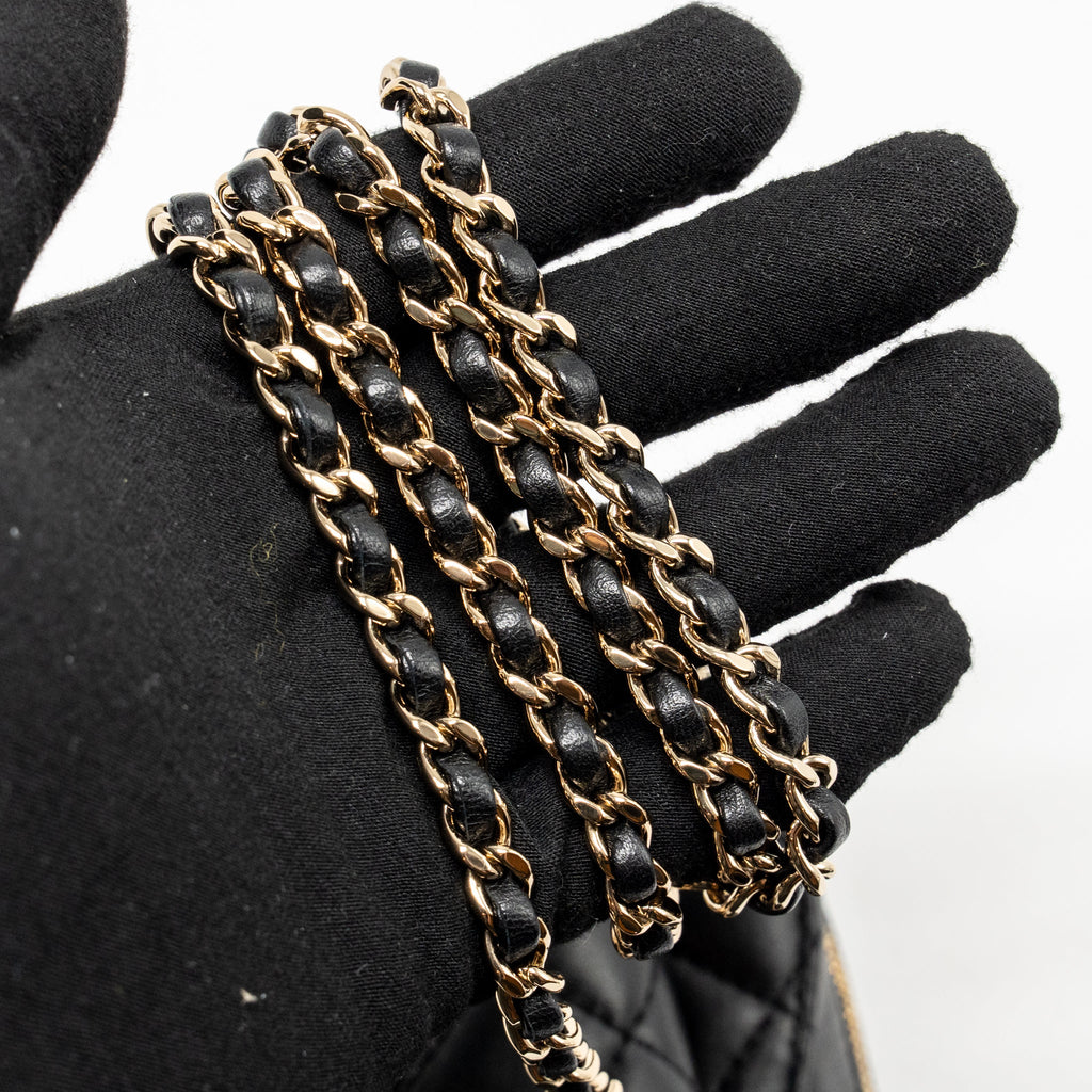 CHANEL 22S HEART BAG LAMBSKIN BLACK LGHW (MICROCHIP)
