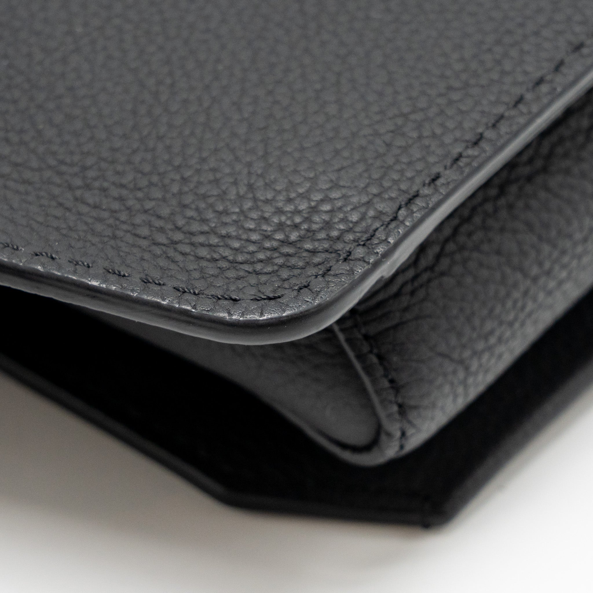 LOUIS VUITTON AEROGRAM TAKEOFF SLING BLACK GRAINED CALFSKIN BLACK HARDWARE
