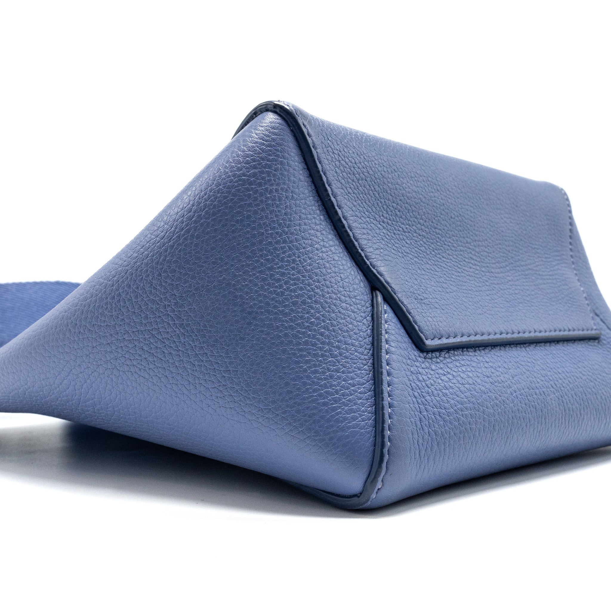 CELINE SANGLE BUCKET BAG CALFSKIN LIGHT PURPLE SHW