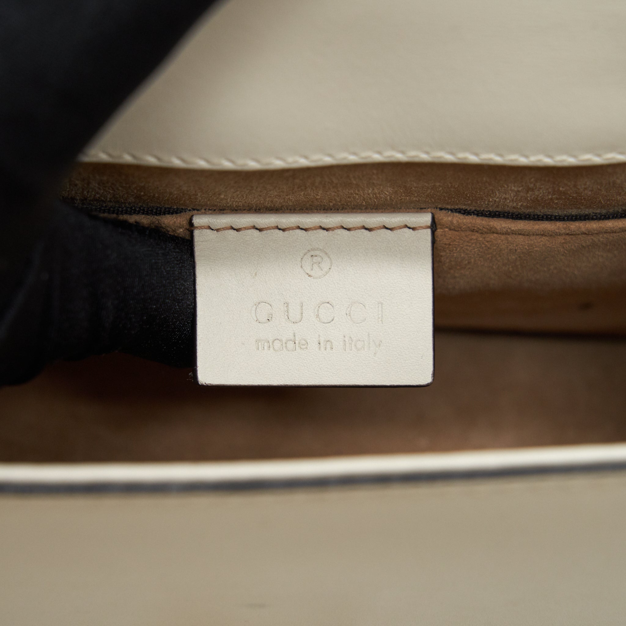 GUCCI MINI SYLVIE CROSSBODY CHAIN BAG WHITE