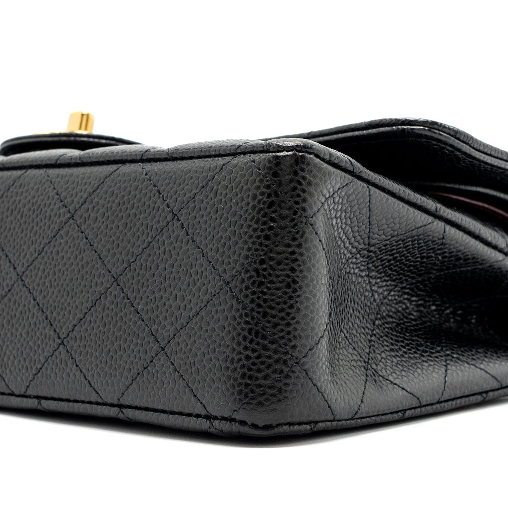 CHANEL MEDIUM CLASSIC DOUBLE FLAP BAG CAVIAR BLACK GHW