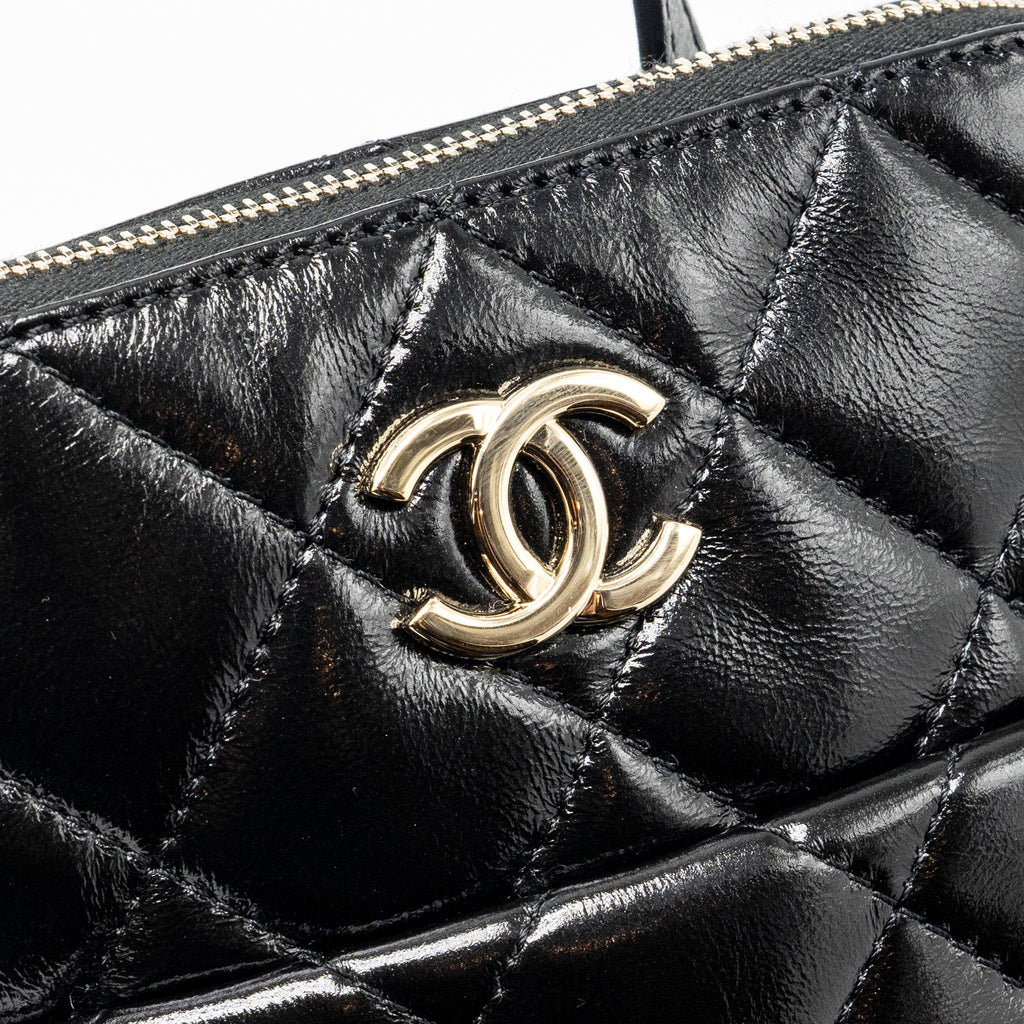 CHANEL 22A MINI BACKPACK PATENT BLACK LGHW (MICROCHIP)