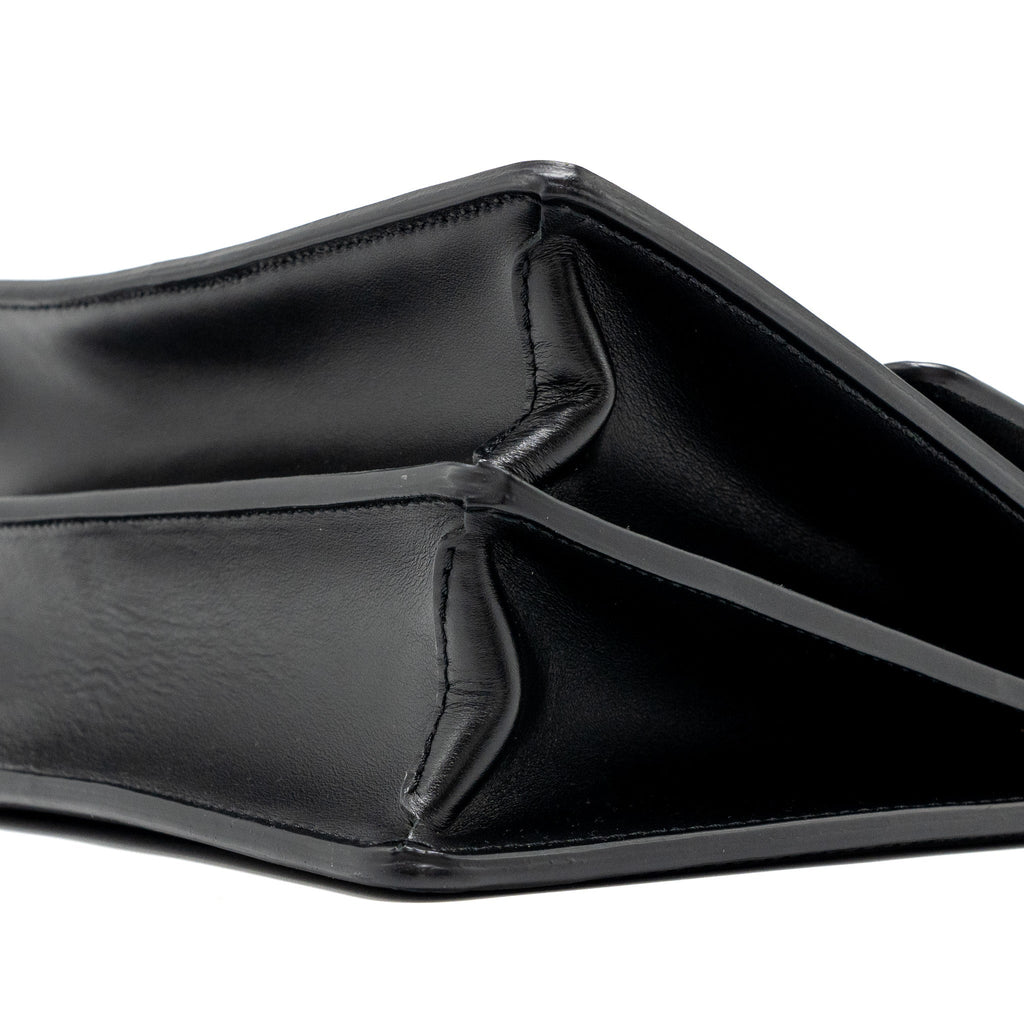 LOUIS VUITTON DAUPHINE MM EPI BLACK GHW