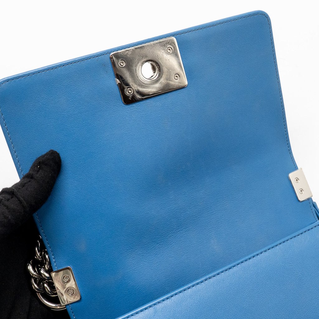 CHANEL SMALL BOY BAG CALFSKIN BLUE SHW