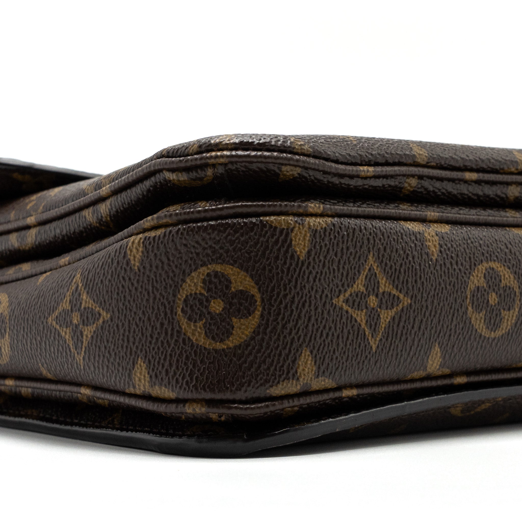 LOUIS VUITTON POCHETTE MÉTIS MONOGRAM CANVAS GHW