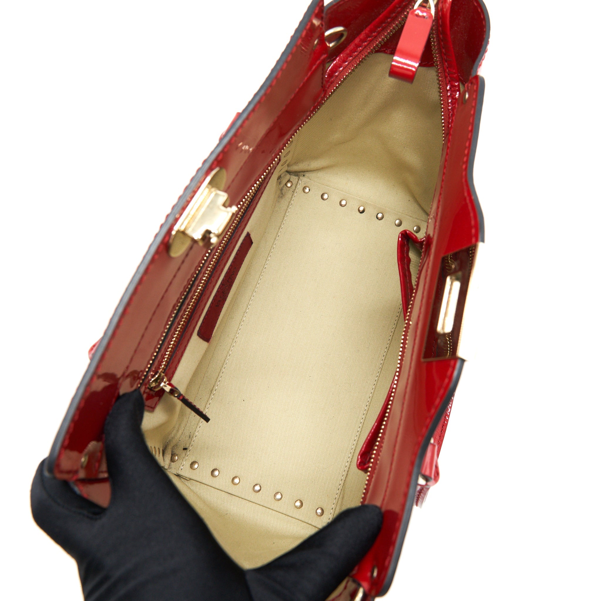 VALENTINO ROCKSTUD SMALL PAGOTA TOTE IN PATENT RED