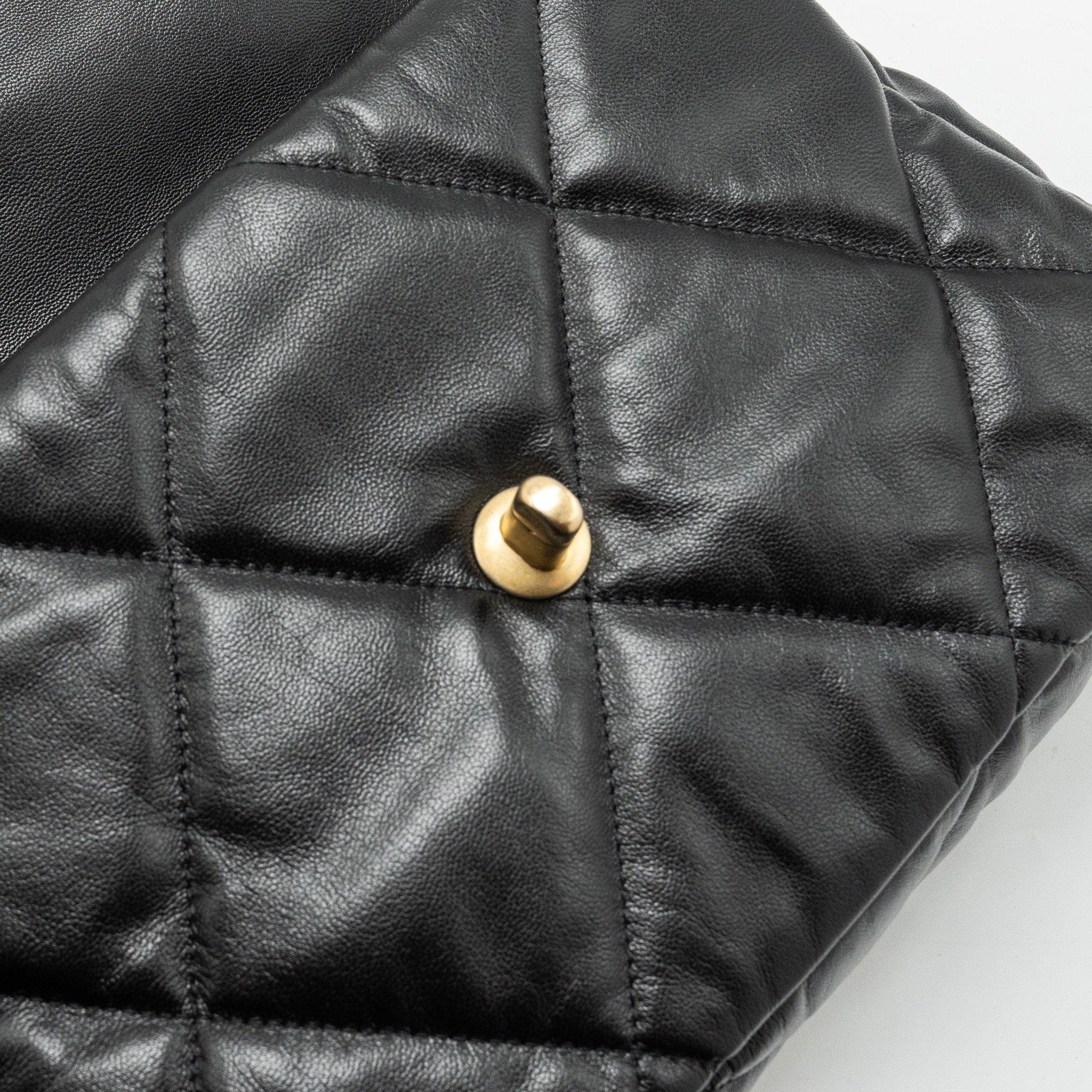 CHANEL MEDIUM 19 BAG GOATSKIN BLACK MULTICOLOUR HARDWARE