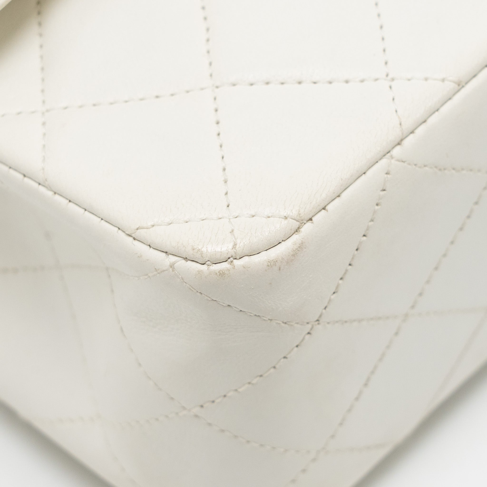 CHANEL VINTAGE MEDIUM CLASSIC DOUBLE FLAP BAG WHITE LAMBSKIN GHW