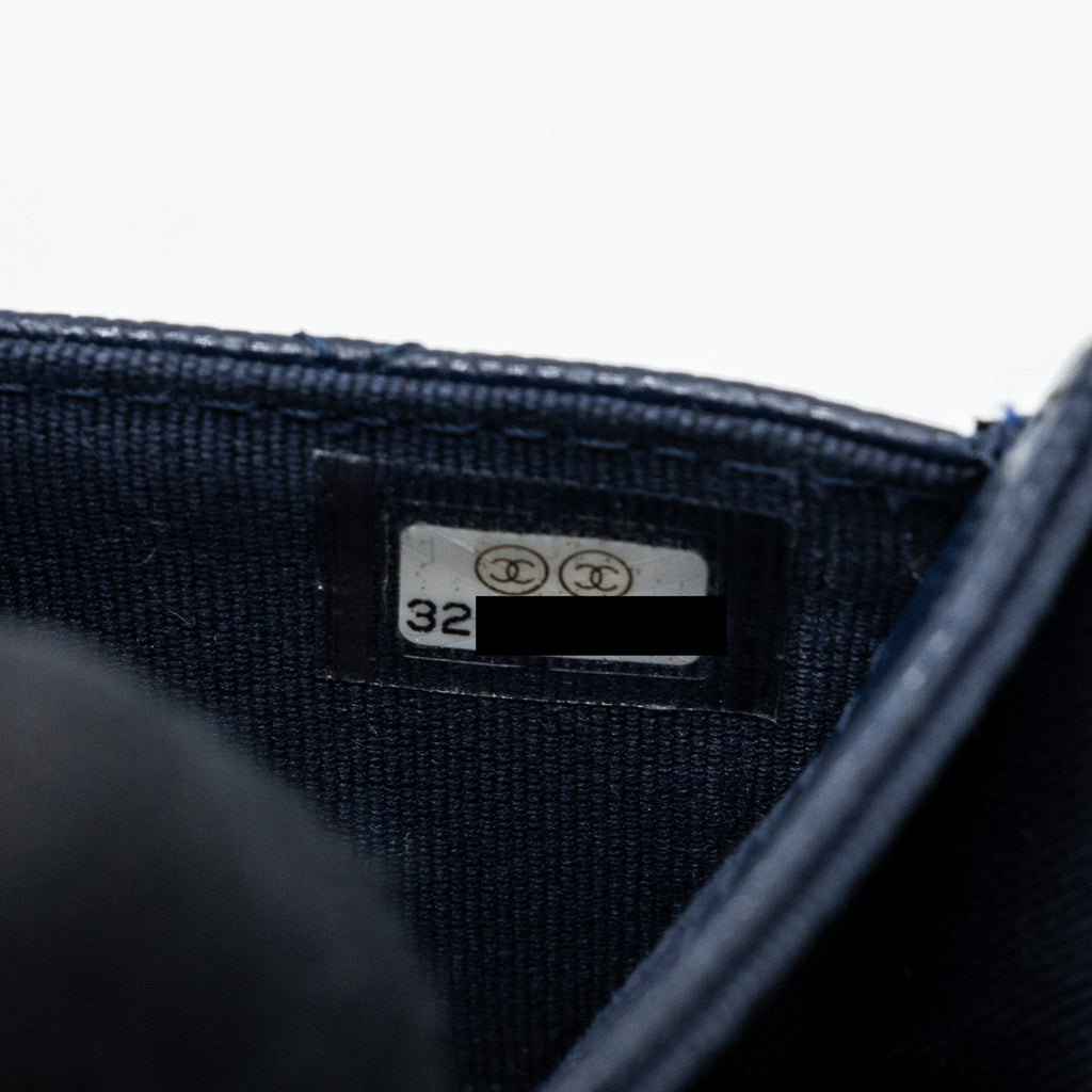 CHANEL DETAILED GIANT LOGO CARD HOLDER CAVIAR DARK BLUE LGHW