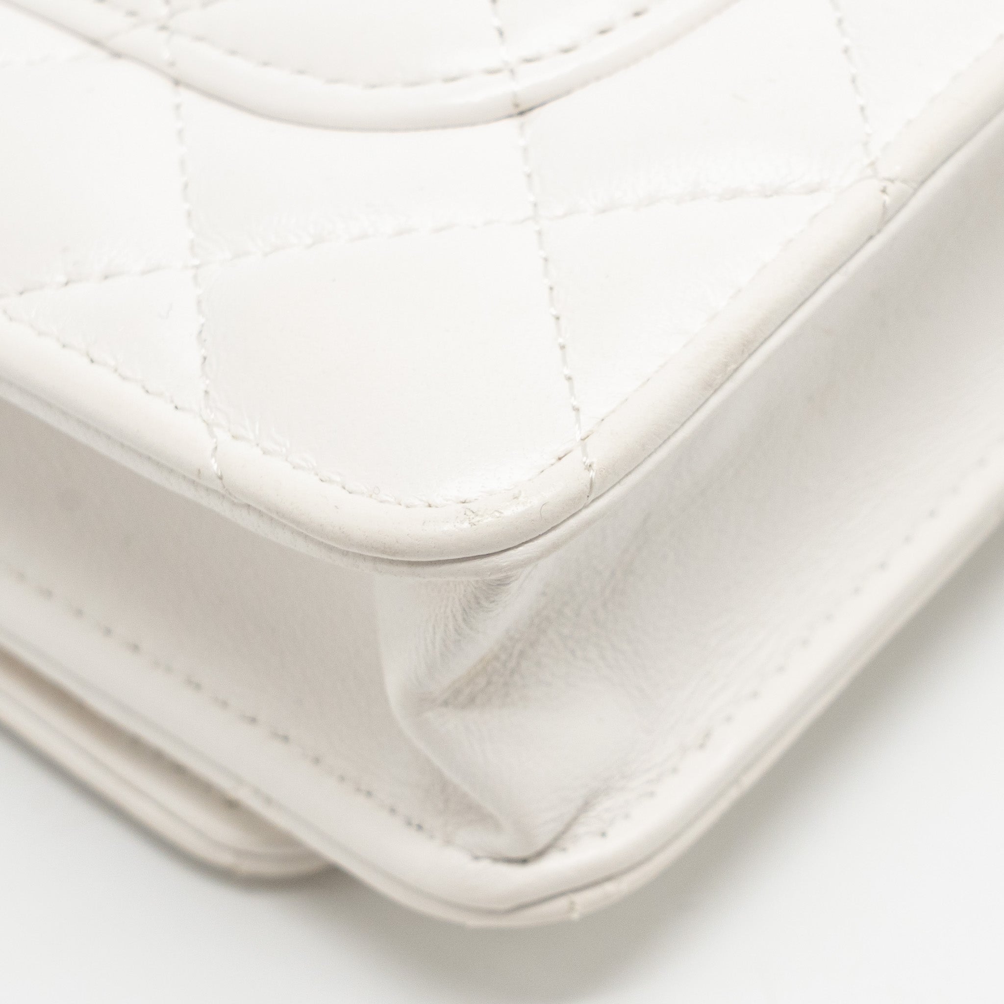 CHANEL GIANT CHAIN CLASSIC WALLET ON CHAIN LAMBSKIN WHITE MULTICOLOUR HARDWARE (MICROCHIP)