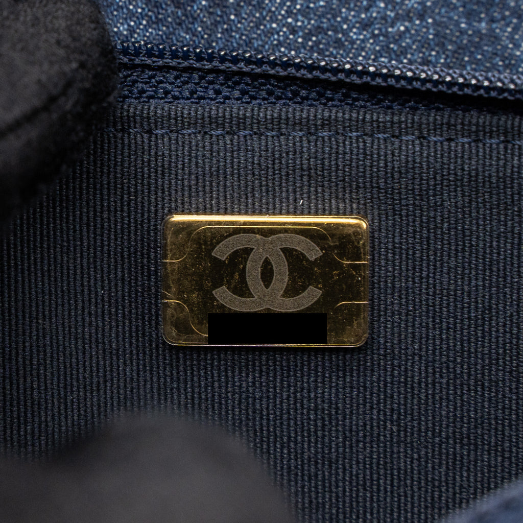 CHANEL 19 WALLET ON CHAIN LIMITED DENIM DARK BLUE MULTICOLOUR HARDWARE (MICROCHIP)