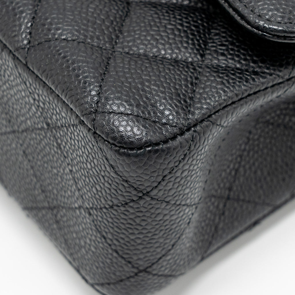 CHANEL MEDIUM CLASSIC DOUBLE FLAP BAG CAVIAR BLACK GHW