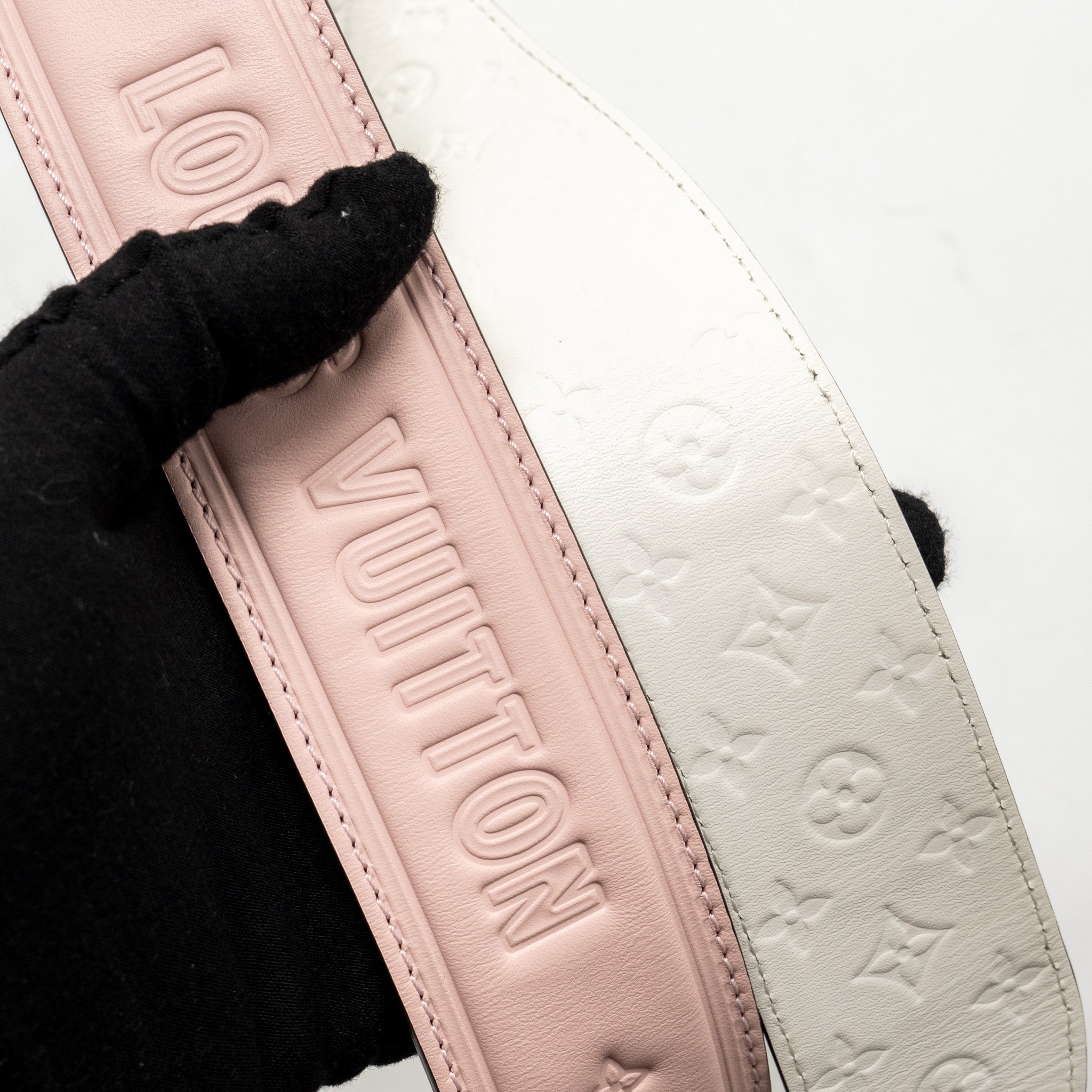 LOUIS VUITTON TWIST MM EPI BLACK/PINK GHW