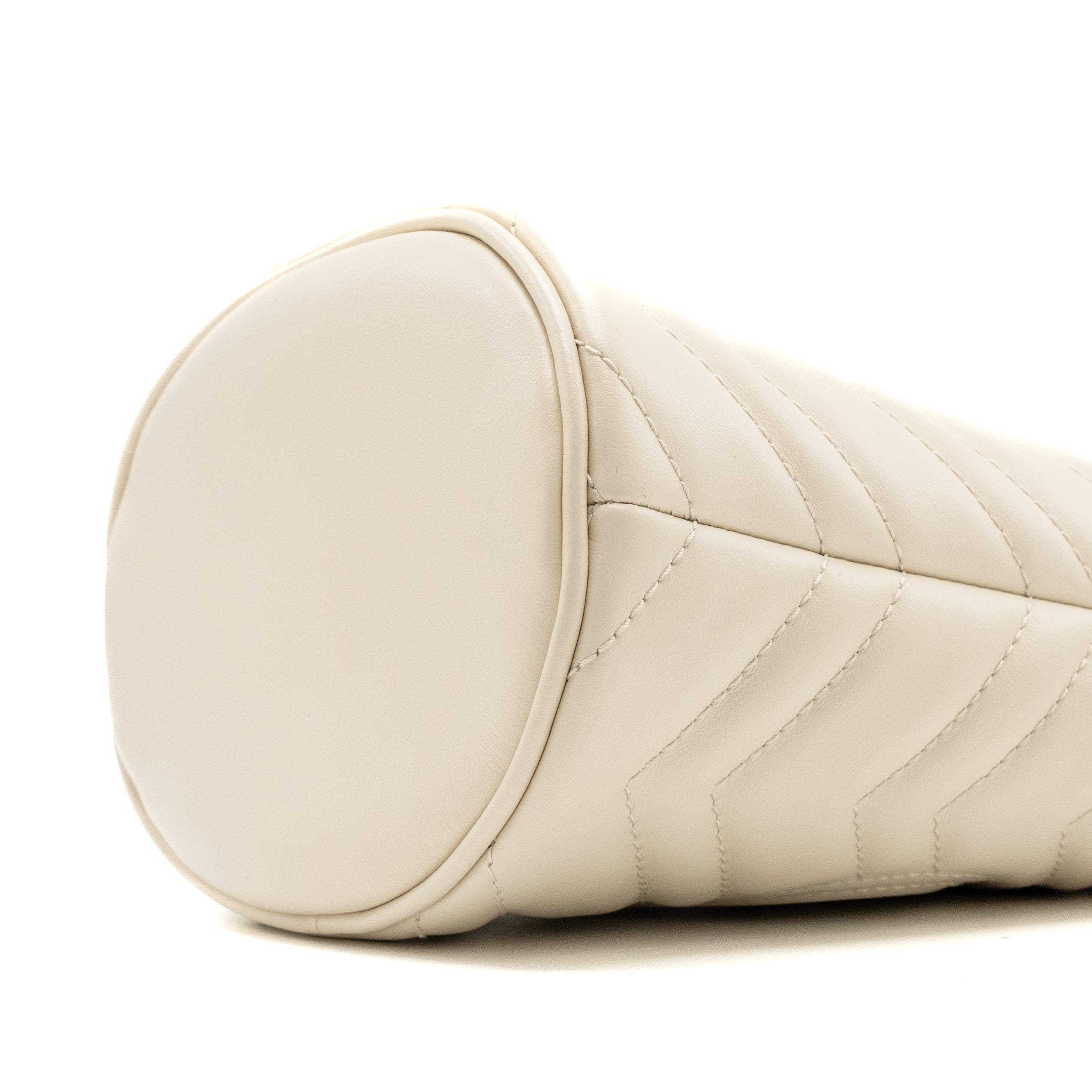 GUCCI GG MARMONT MINI BUCKET BAG CALFSKIN WHITE GHW