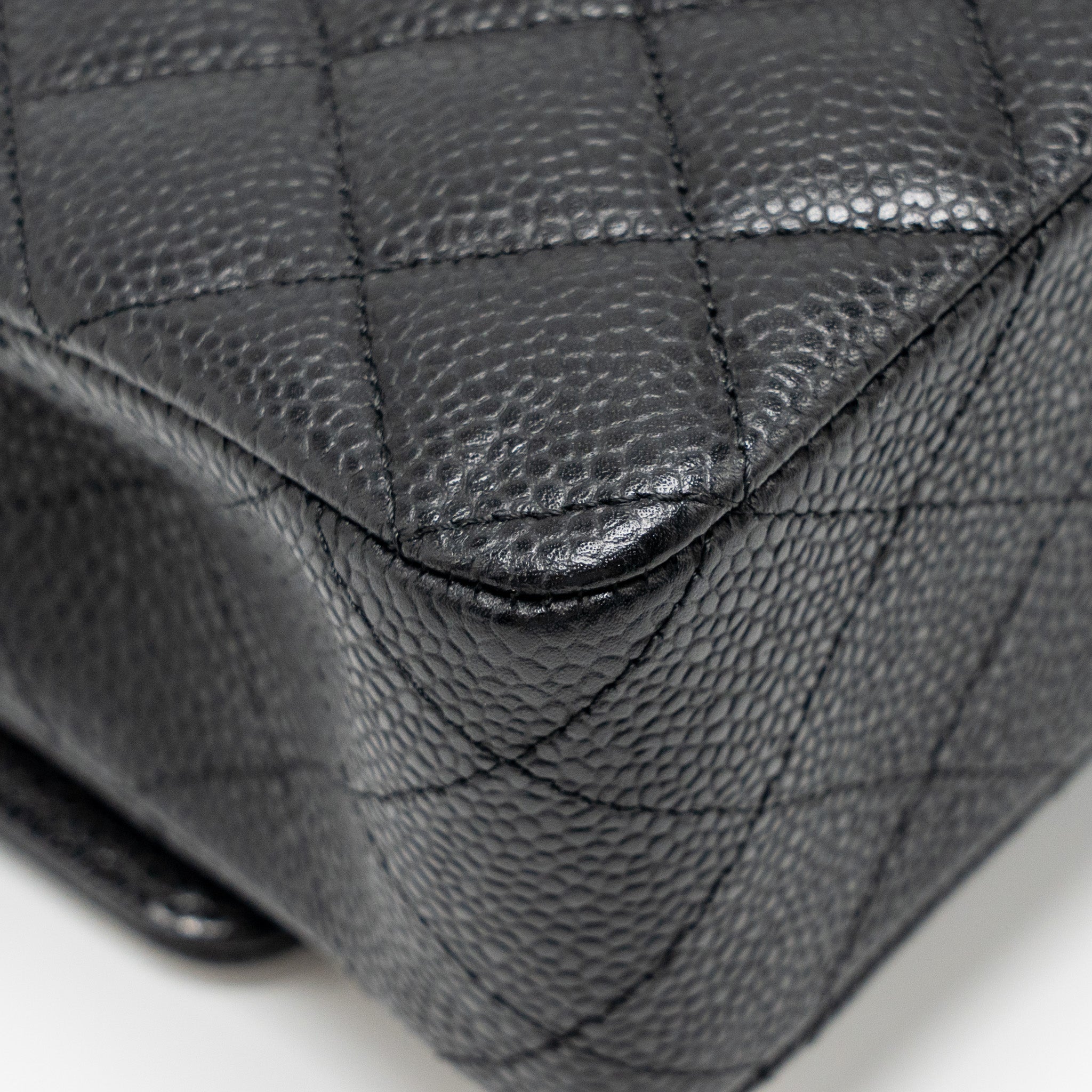 CHANEL MEDIUM CLASSIC DOUBLE FLAP BAG CAVIAR BLACK GHW