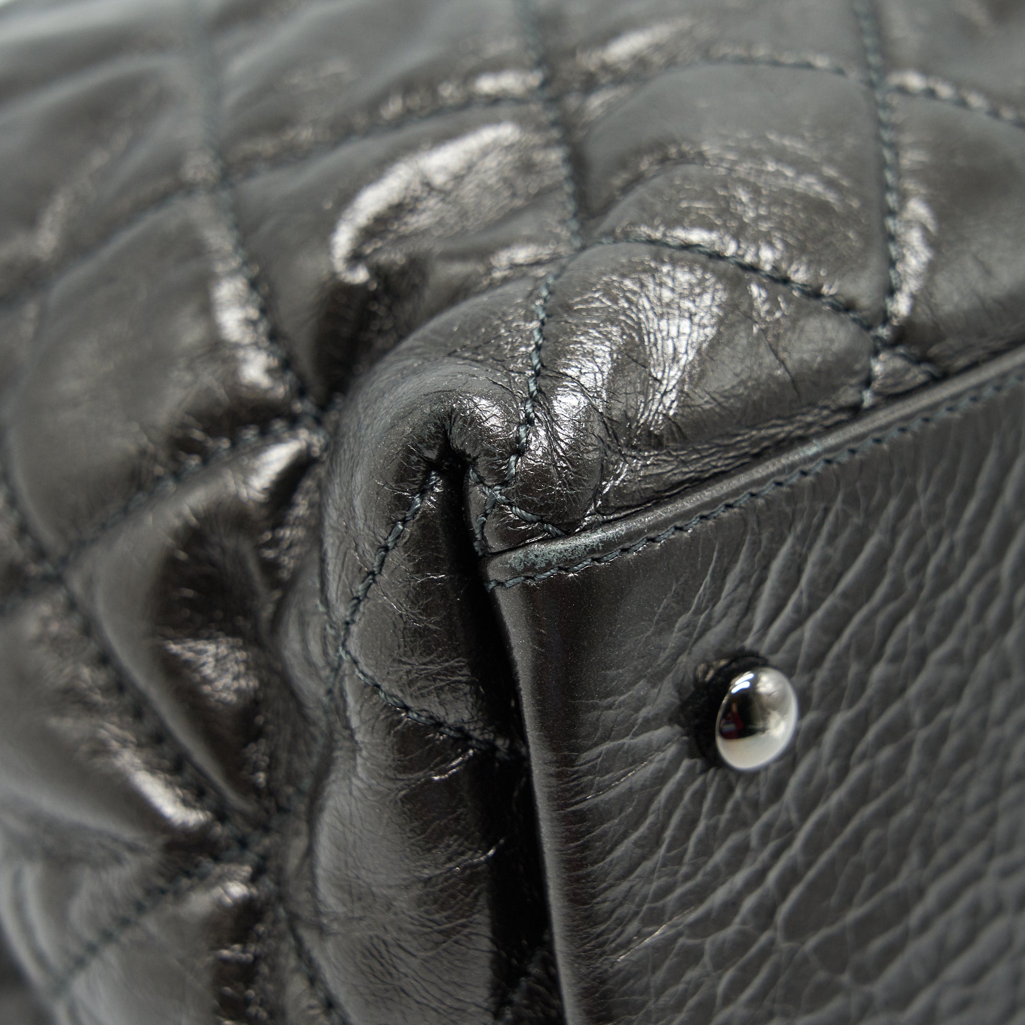 CHANEL QUILTED TOTE BAG WITH CHAIN