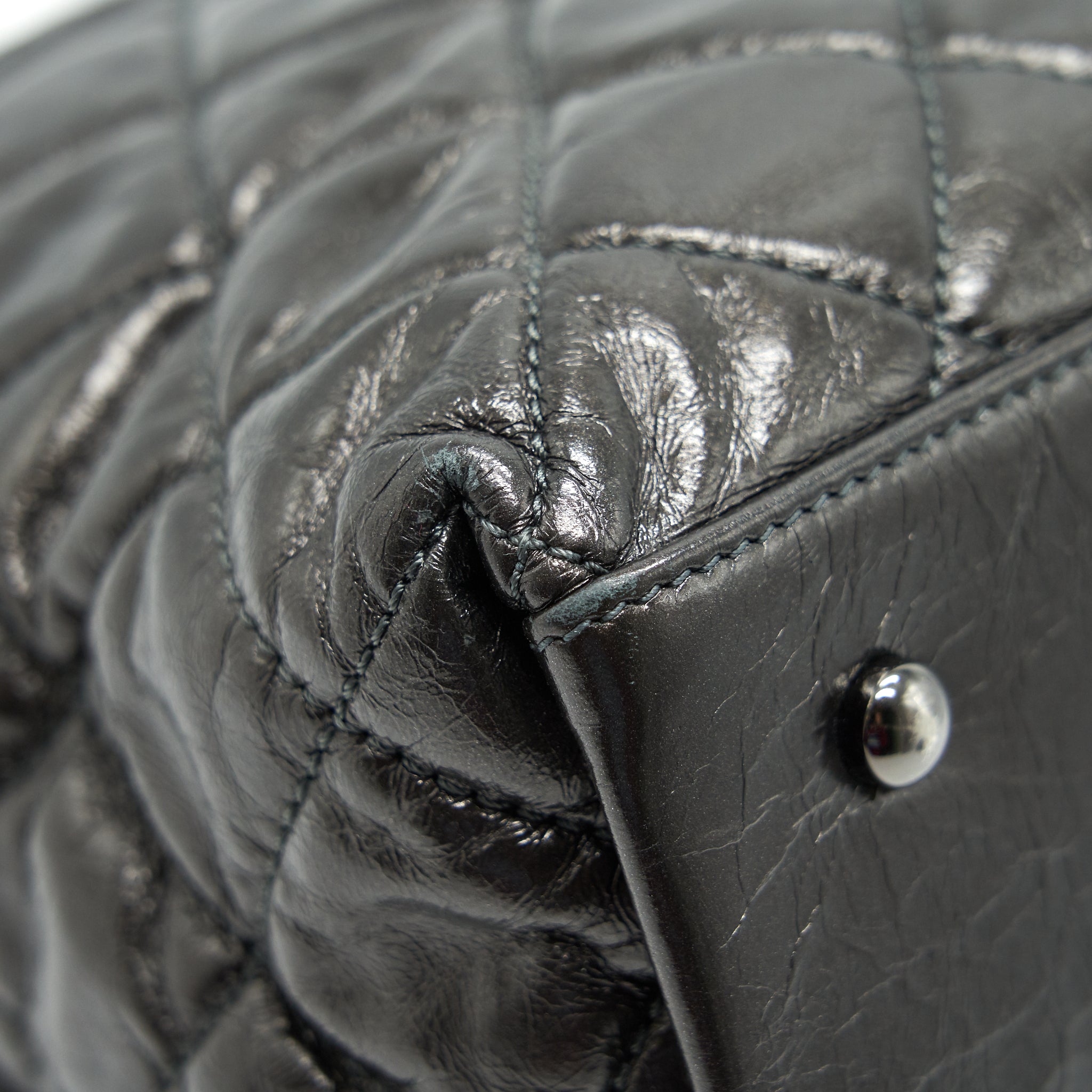 CHANEL QUILTED TOTE BAG WITH CHAIN