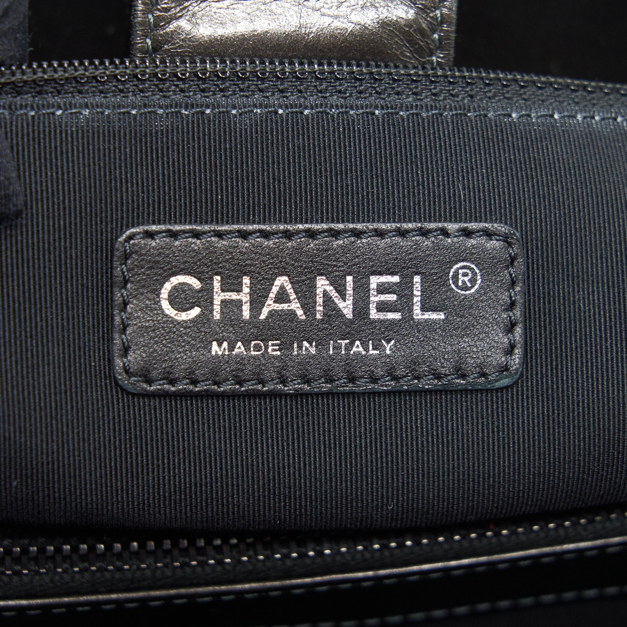 CHANEL QUILTED TOTE BAG WITH CHAIN