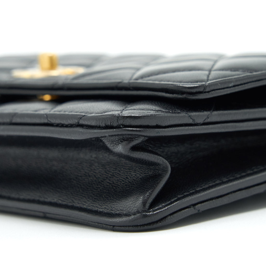 CHANEL 22S PEARL CRUSH WALLET ON CHAIN LAMBSKIN BLACK GHW (MICROCHIP)