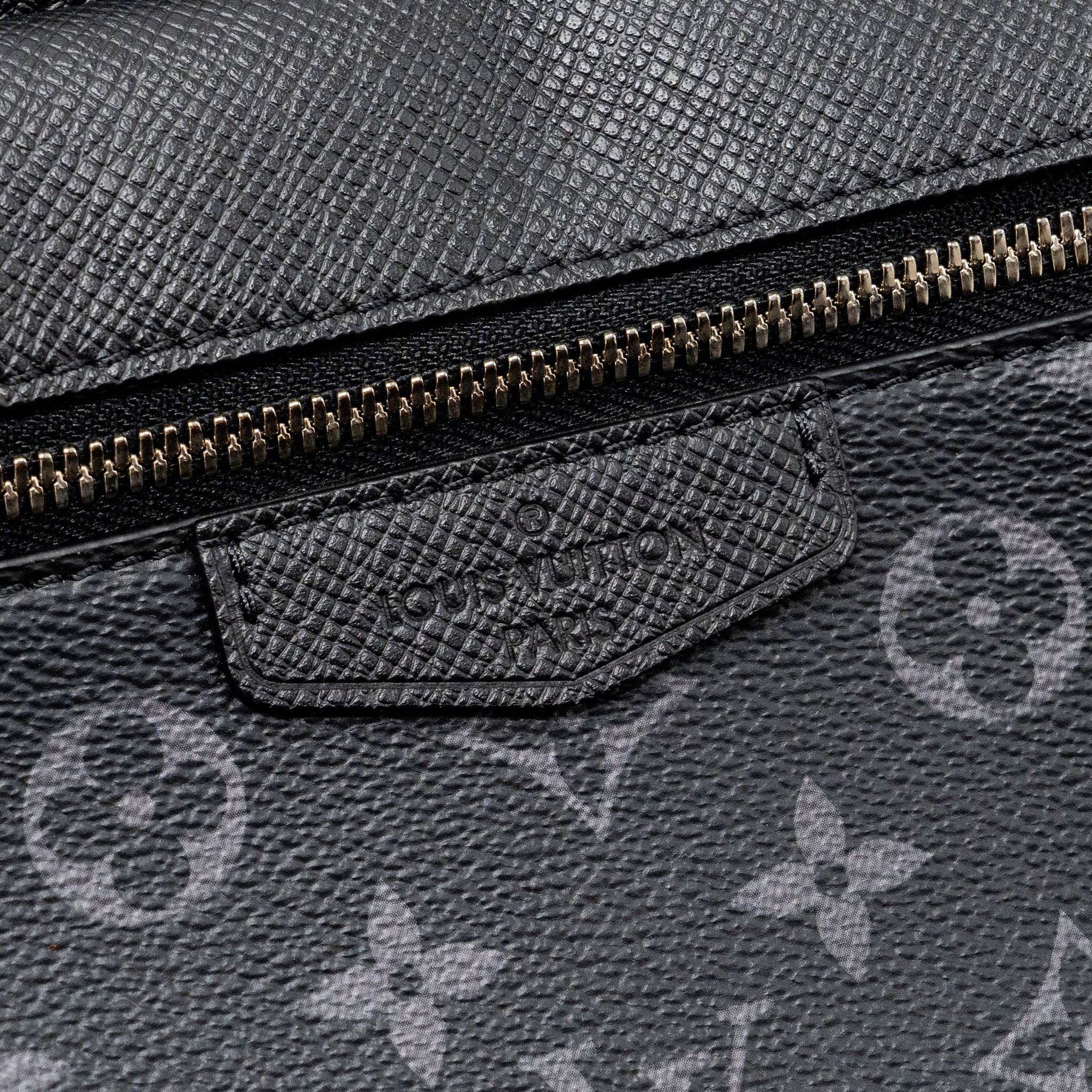 LOUIS VUITTON MESSENGER BAG MONOGRAM ECLIPSE SHW
