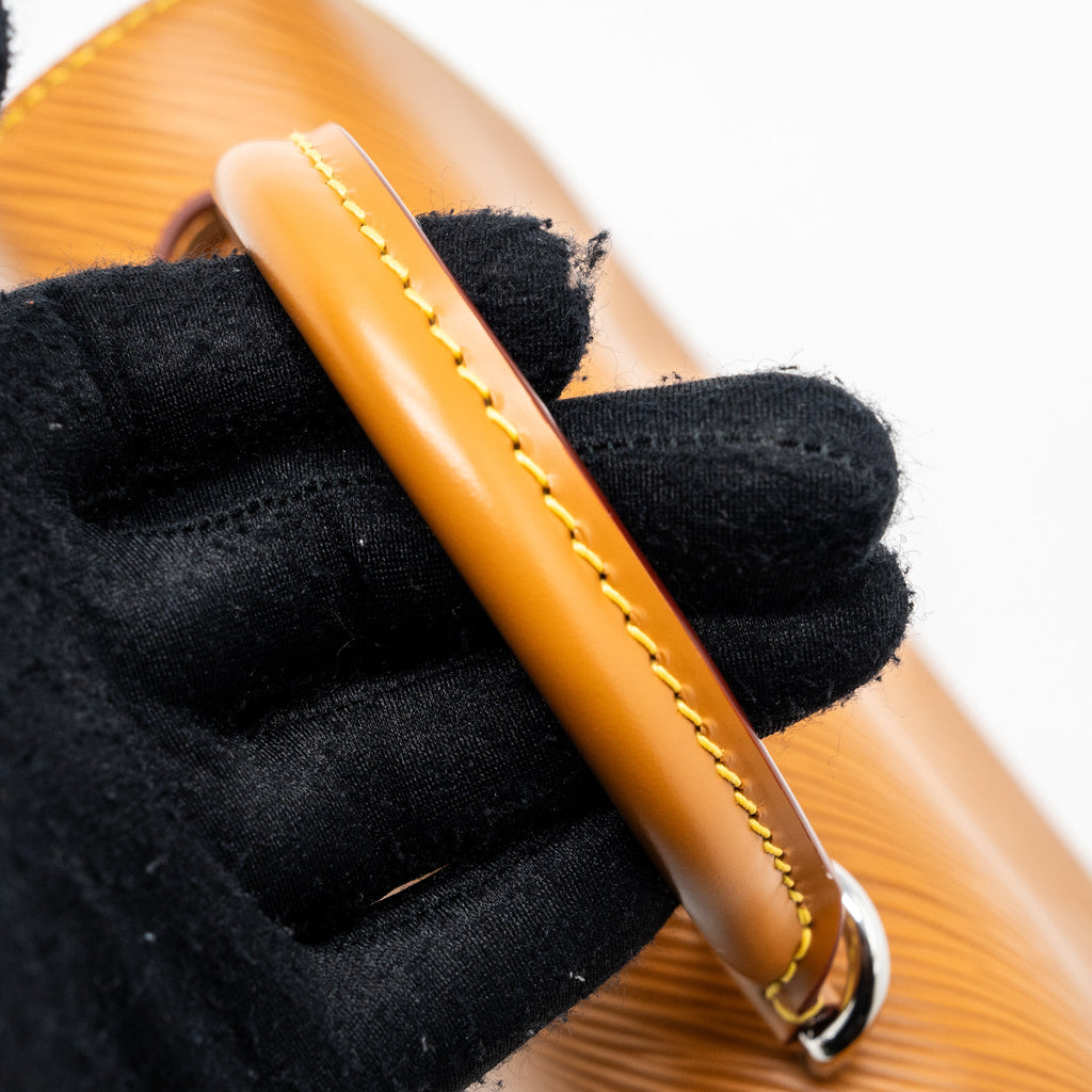 LOUIS VUITTON CLUNY MINI EPI GOLD MIEL SHW