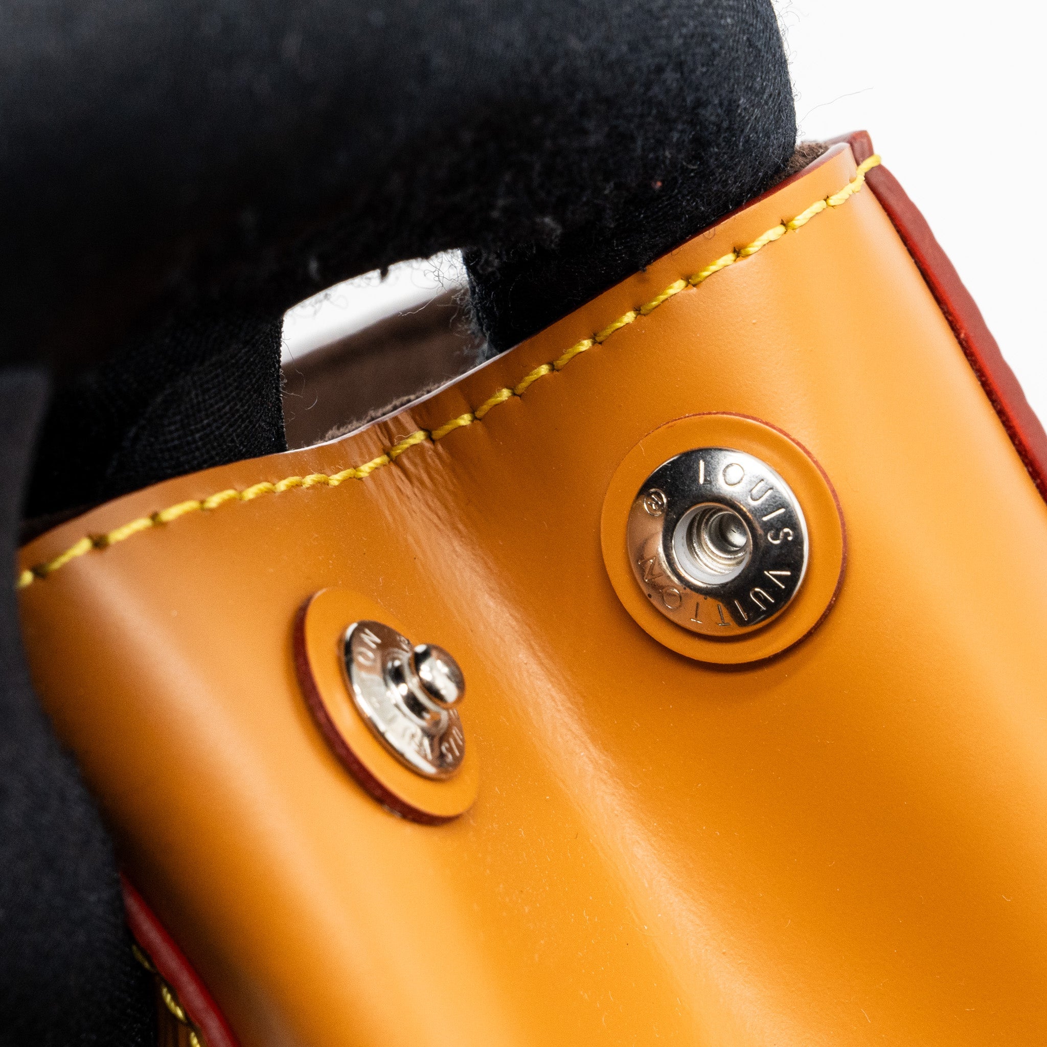 LOUIS VUITTON CLUNY MINI EPI GOLD MIEL SHW