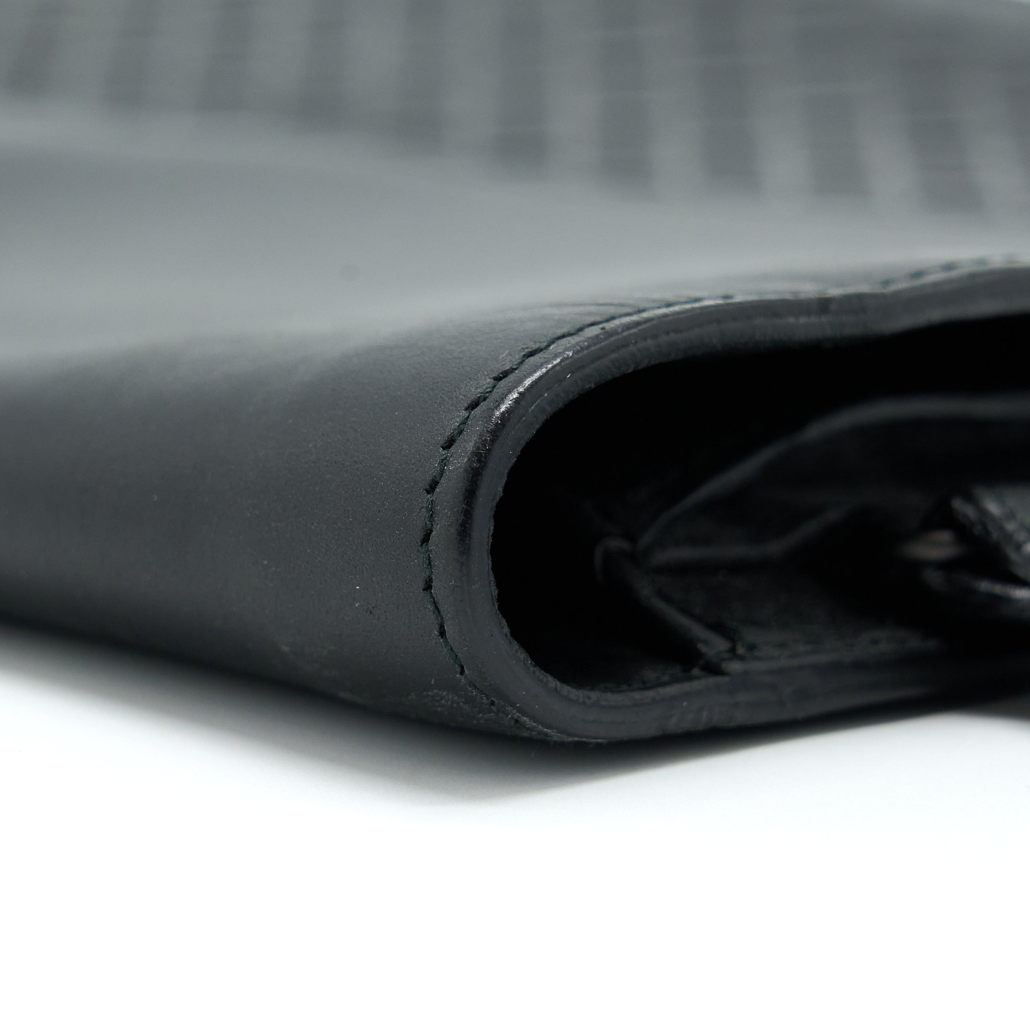 BOTTEGA VENETA MEN’S POUCH INTRECCIATE BLACK WITH BLACK HARDWARE