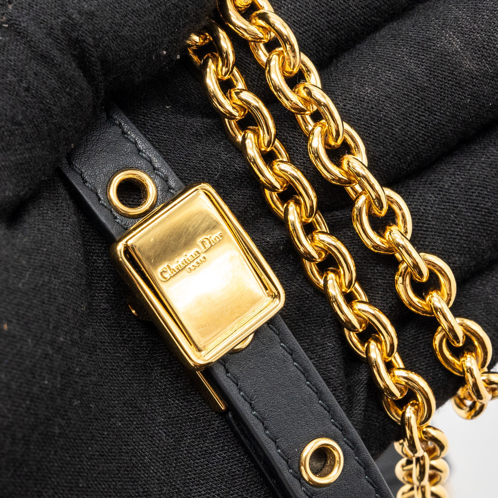 DIOR 30 MONTAIGNE EAST-WEST BAG WITH CHAIN CALFSKIN BLACK GHW