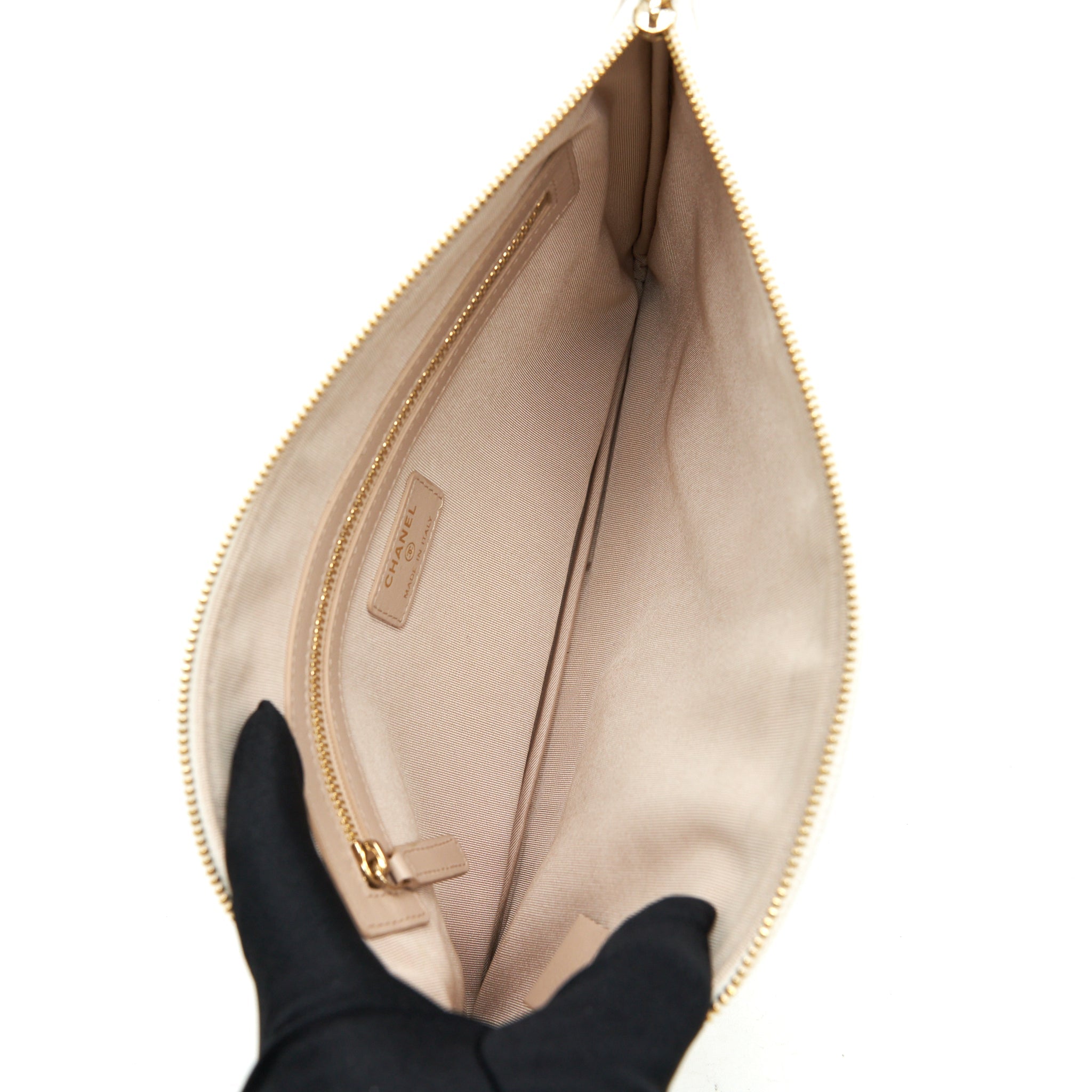 CHANEL SEASONAL ZIPPY POUCH CAVIAR WHITE GHW