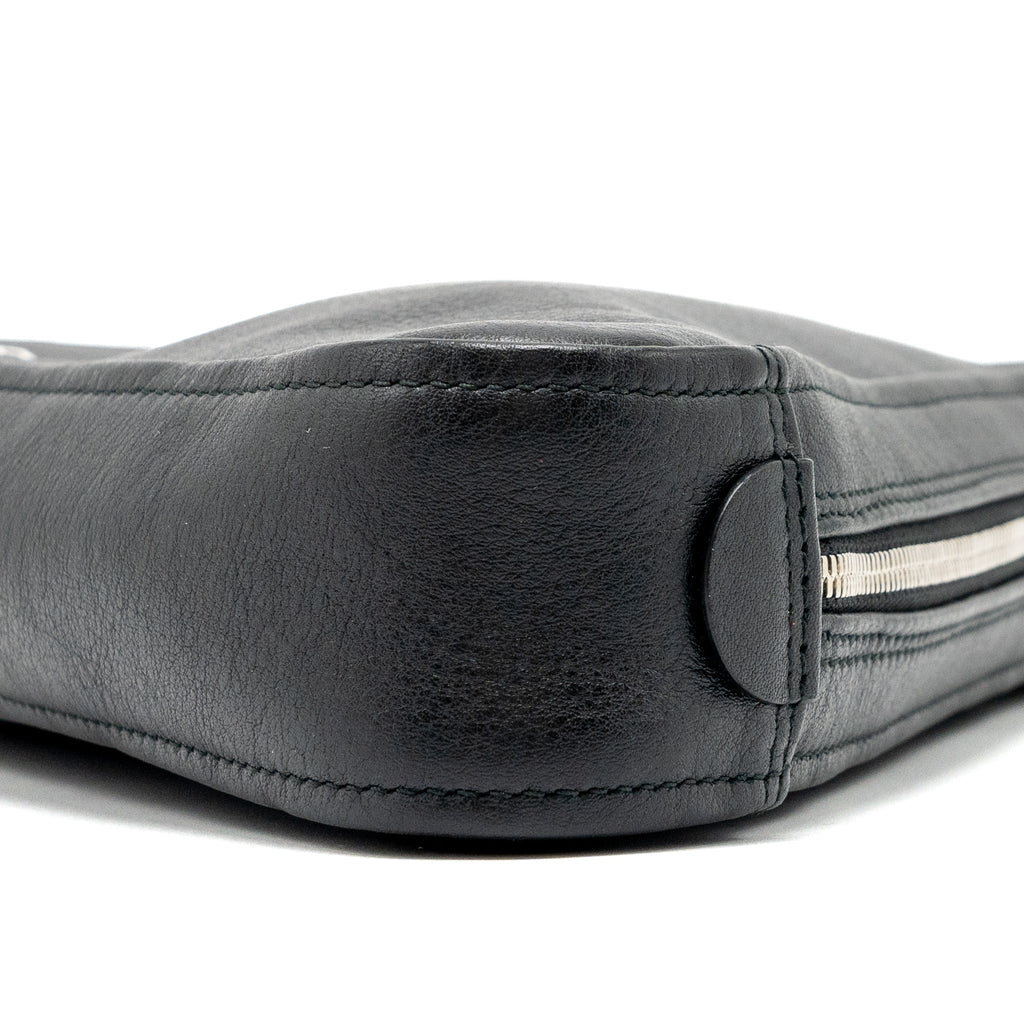 BALENCIAGA TRIANGLE ZIP CLUTCH CALFSKIN BLACK SHW