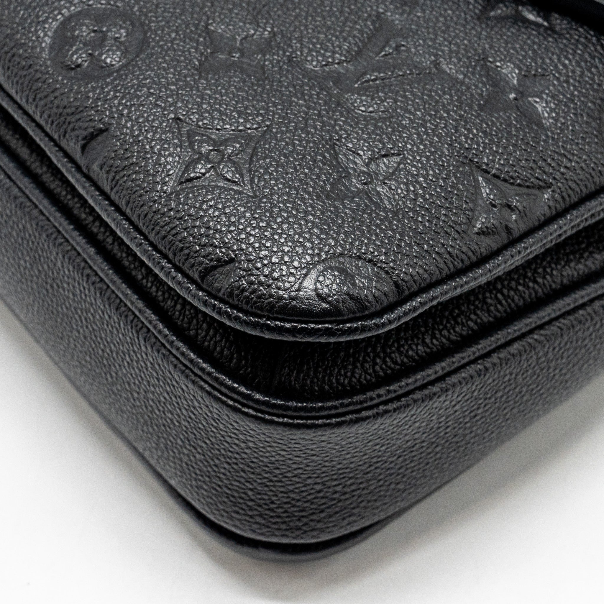 LOUIS VUITTON POCHETTE METIS MONOGRAM EMPREINTE BLACK GHW