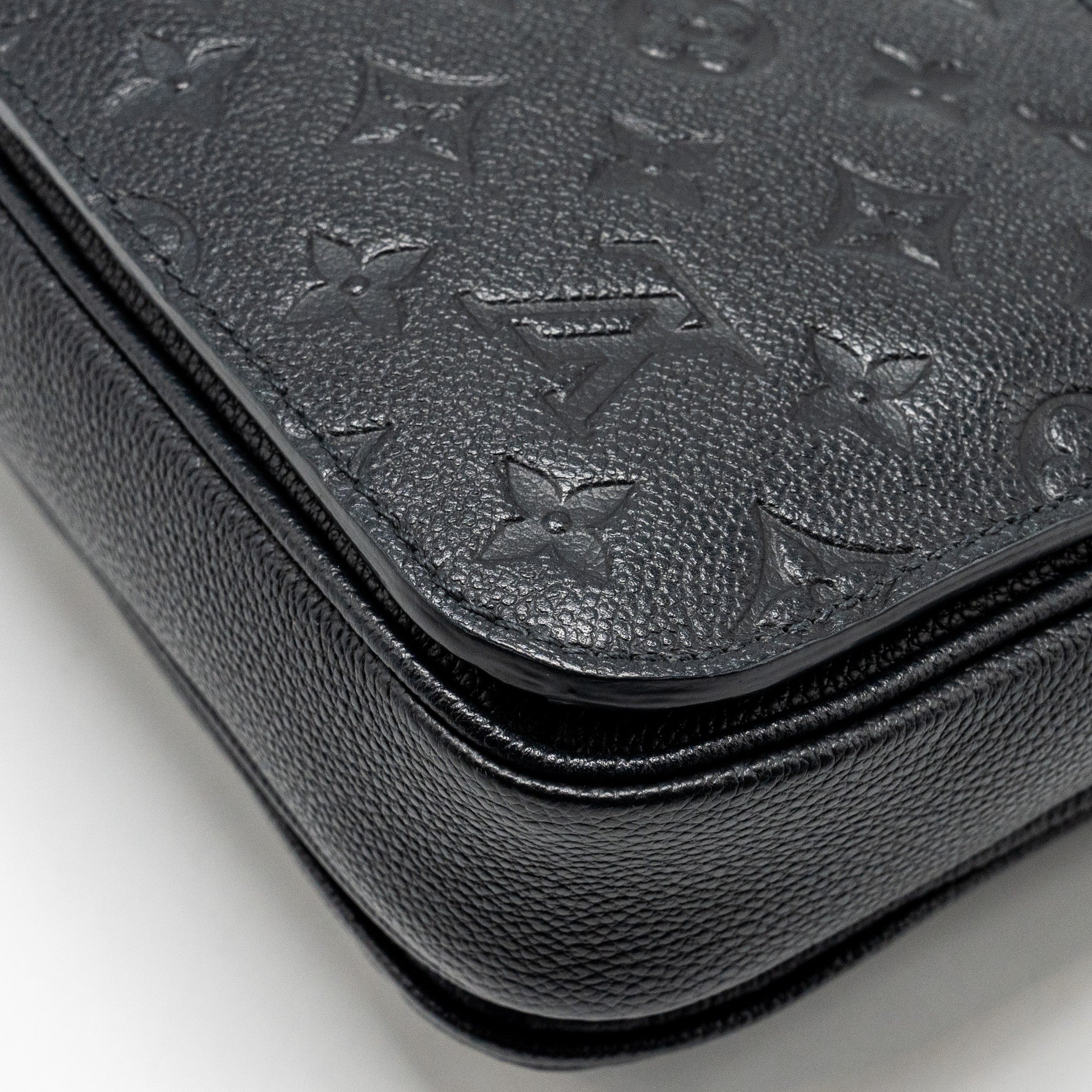 LOUIS VUITTON POCHETTE METIS MONOGRAM EMPREINTE BLACK GHW