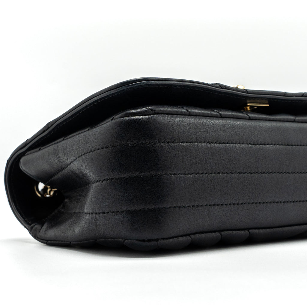 CHANEL CHEVRON FLAP BAG CALFSKIN BLACK GHW