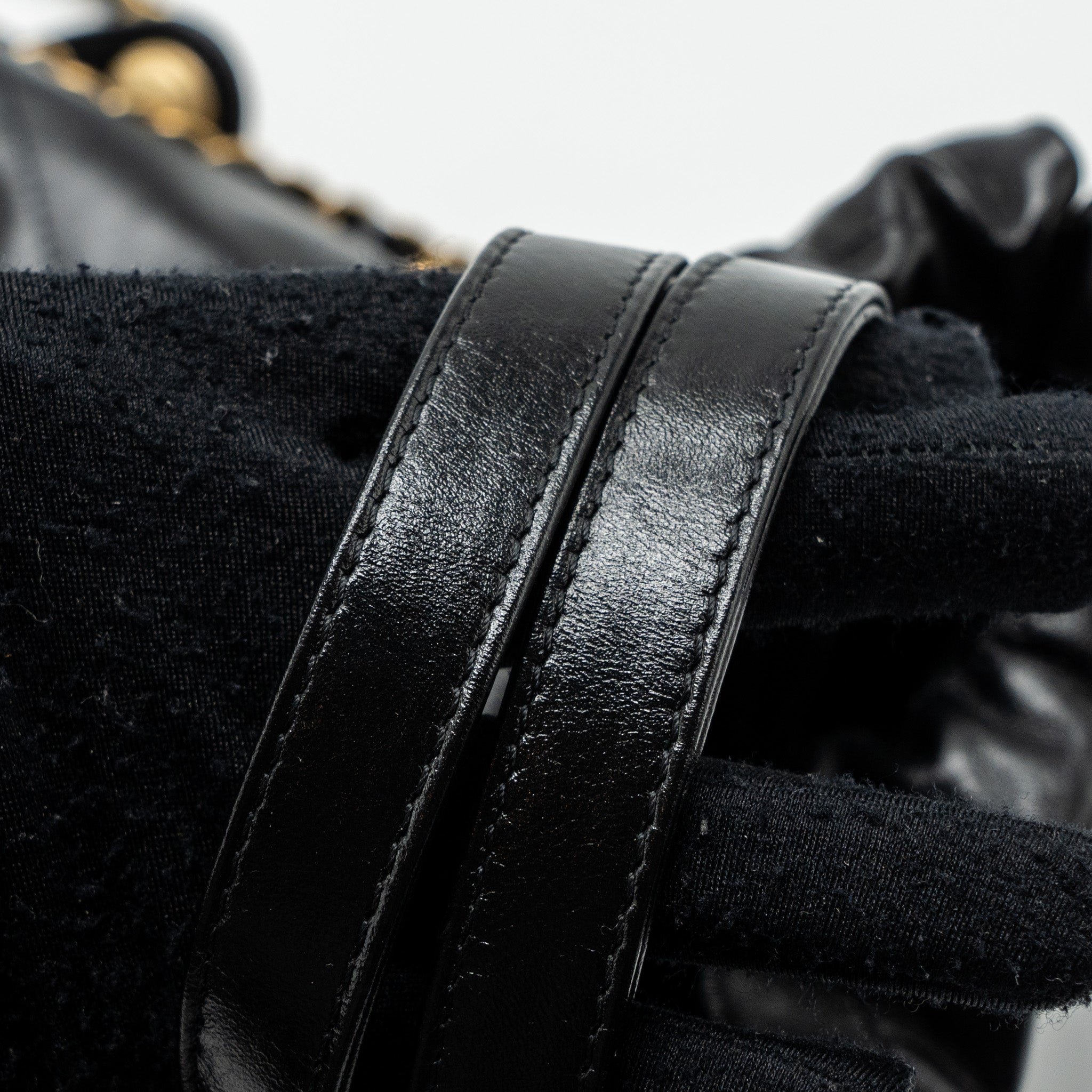 CHANEL 22 BACKPACK SHINY CALFSKIN BLACK GHW(MICROCHIP)