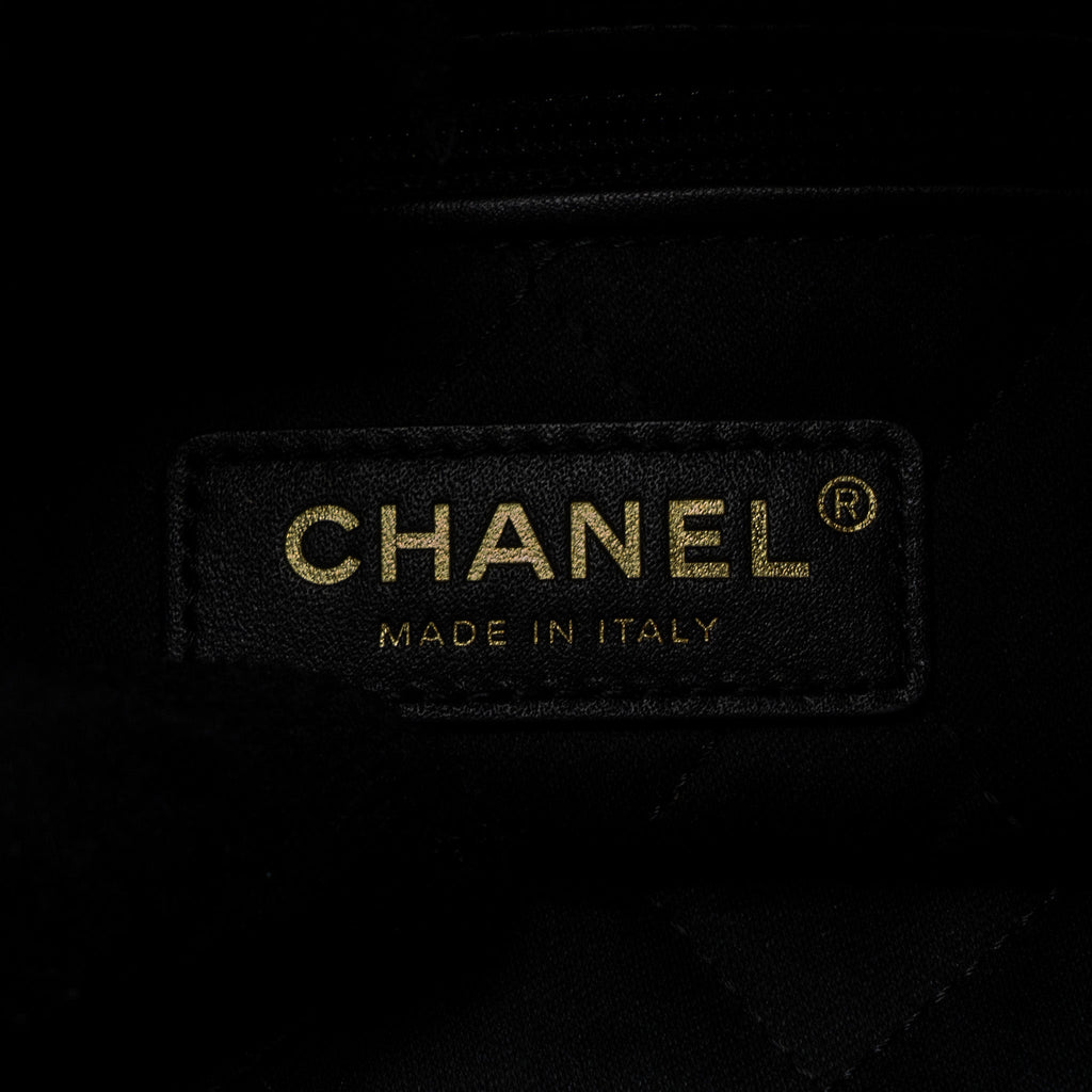 CHANEL 22 BACKPACK SHINY CALFSKIN BLACK GHW(MICROCHIP)