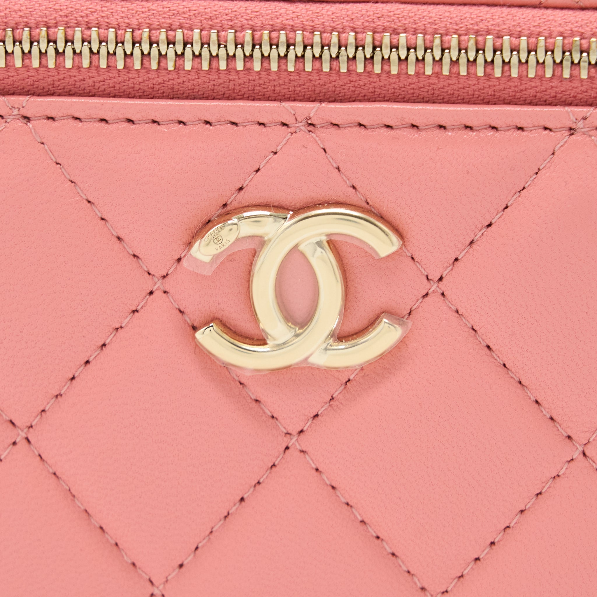 CHANEL 22A TOP HANDLE LONG VANITY CASE LAMBSKIN PINK LGHW (MICROCHIP)