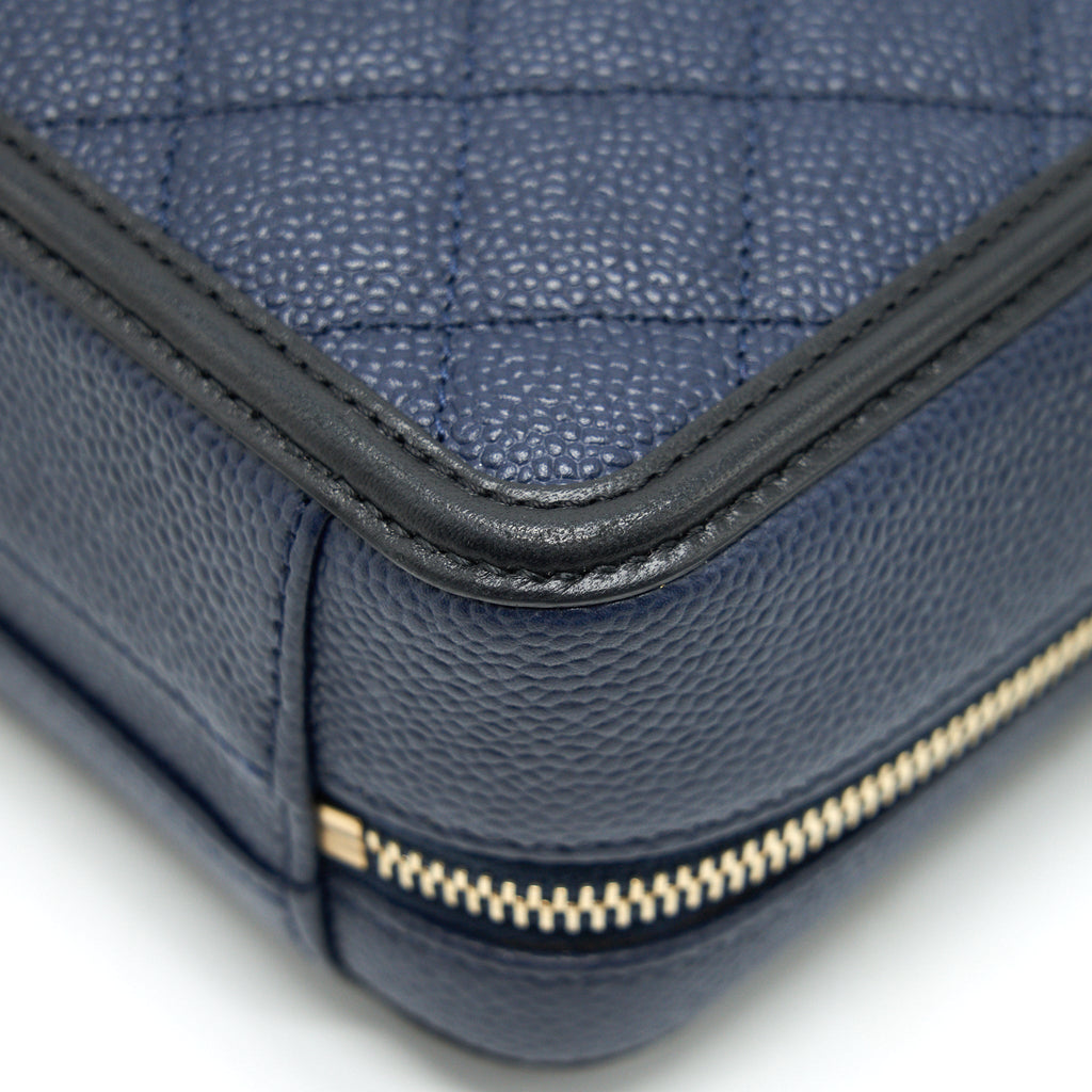 CHANEL VANITY CASE IN SMALL NAVY