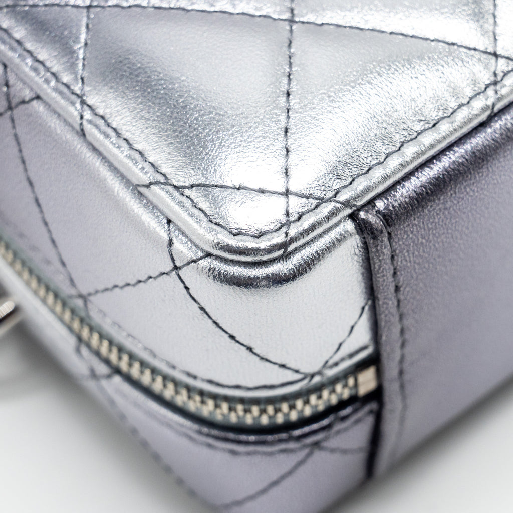 CHANEL MINI QUILTED VANITY WITH GIANT CHAIN LAMBSKIN METALLIC GREY SHW