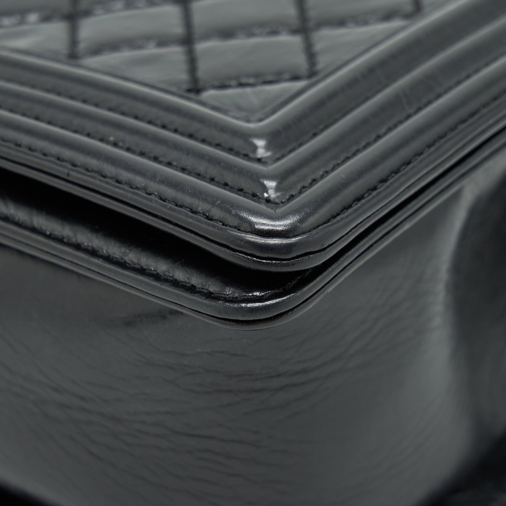 CHANEL MEDIUM BOY BAG CALFSKIN BLACK GHW