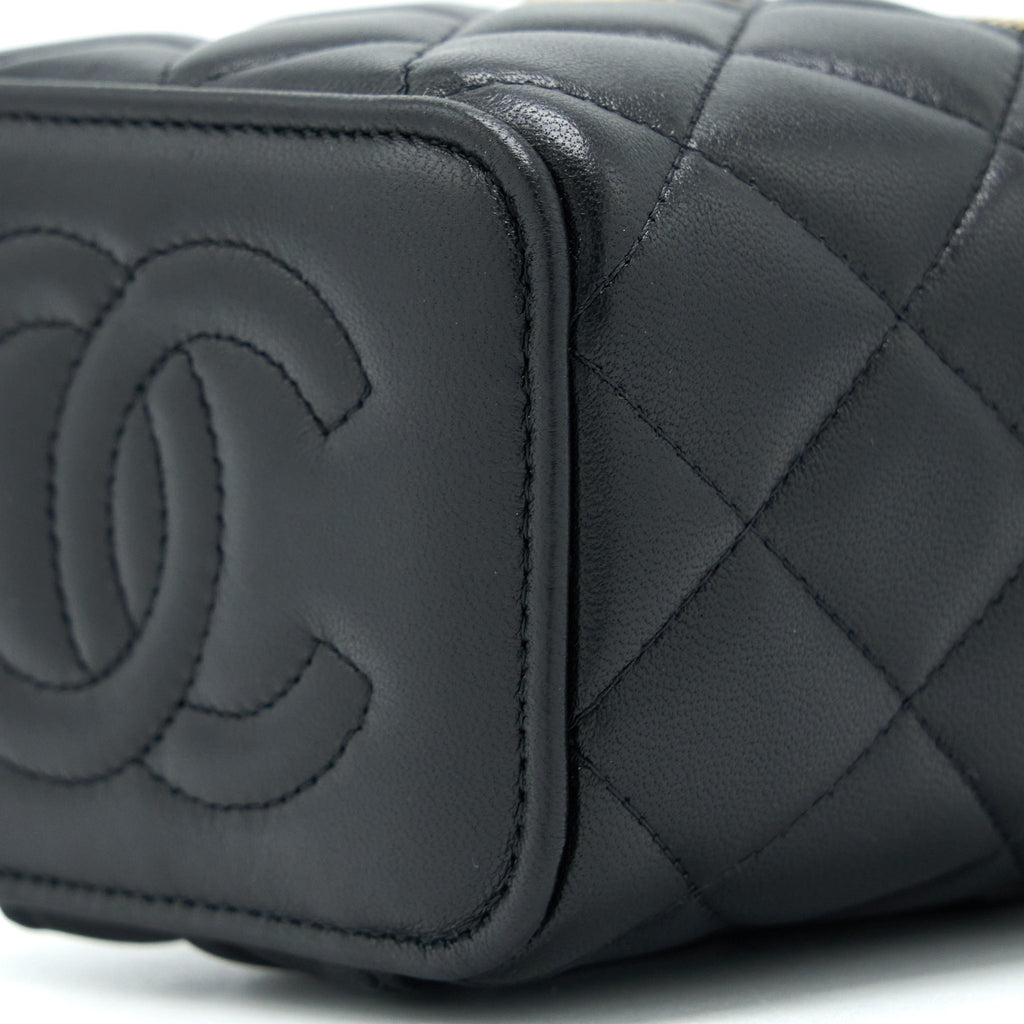 CHANEL 22B DETAILED TOP HANDLE MINI VANITY WITH CHAIN LAMBSKIN BLACK BRUSHED GHW