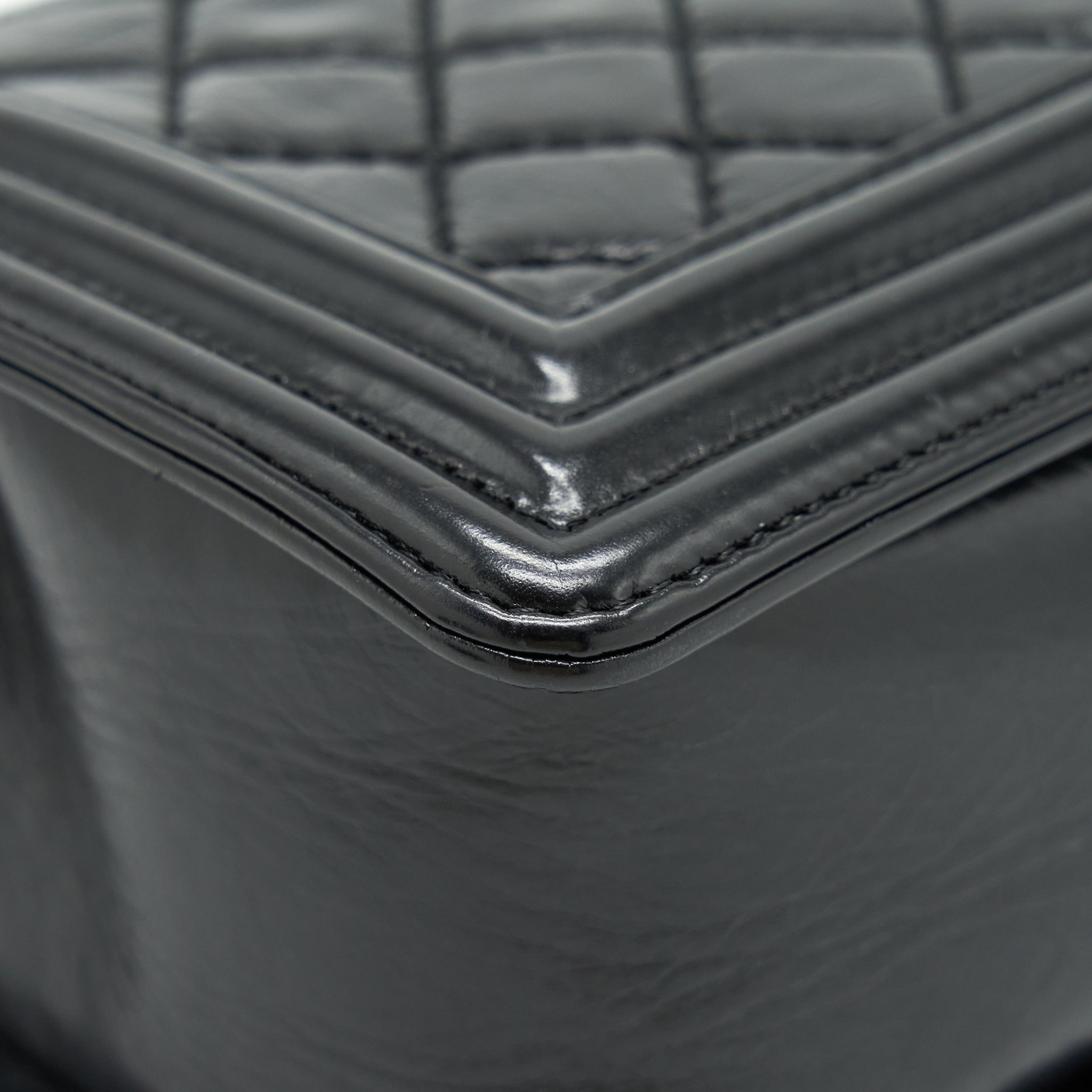 CHANEL MEDIUM BOY BAG CALFSKIN BLACK GHW