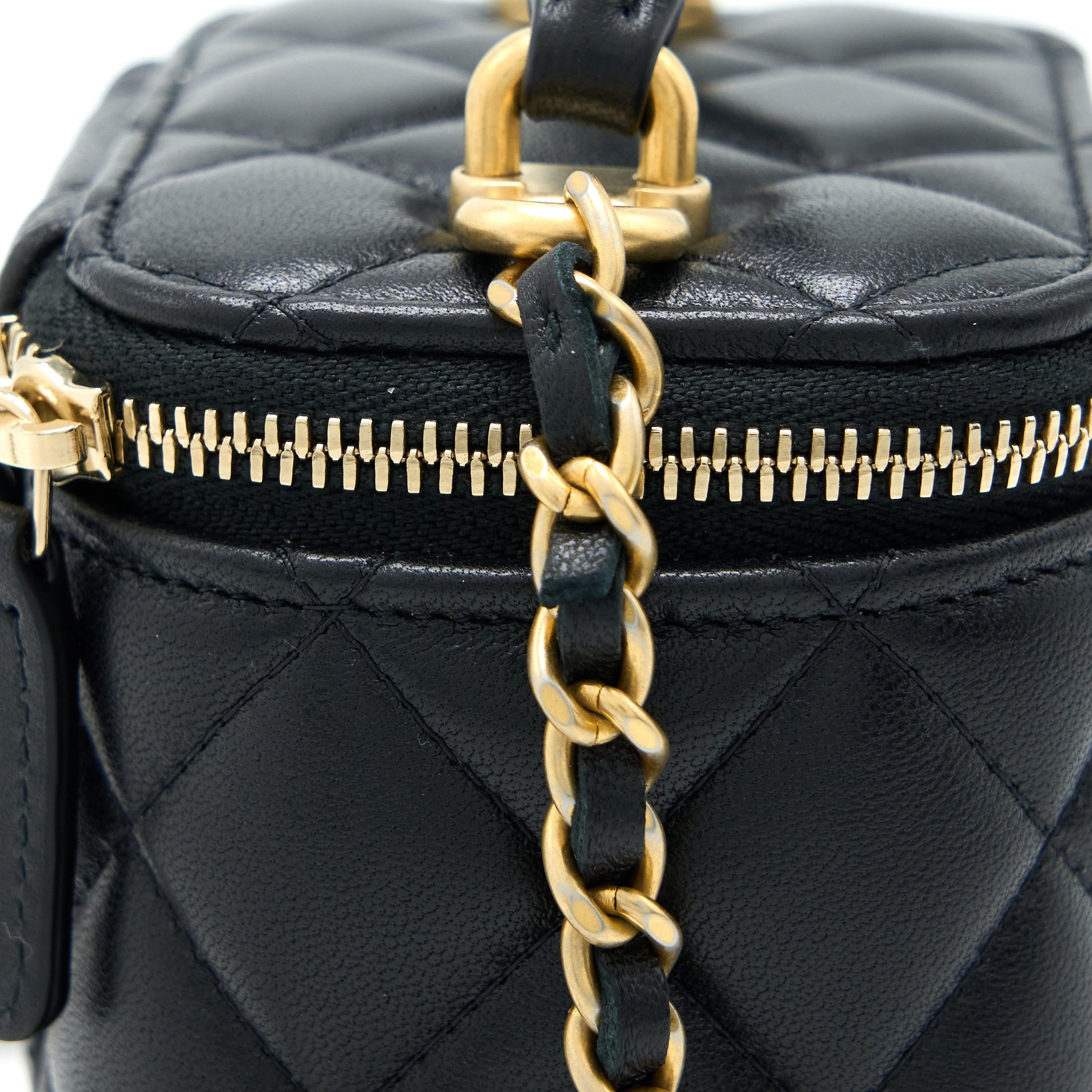 CHANEL 22B DETAILED TOP HANDLE MINI VANITY WITH CHAIN LAMBSKIN BLACK BRUSHED GHW